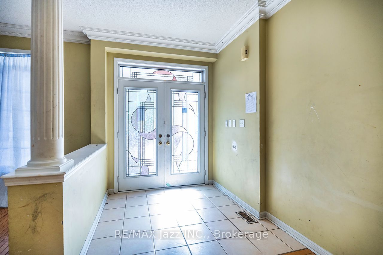 32 Dent Street Property Photo 7