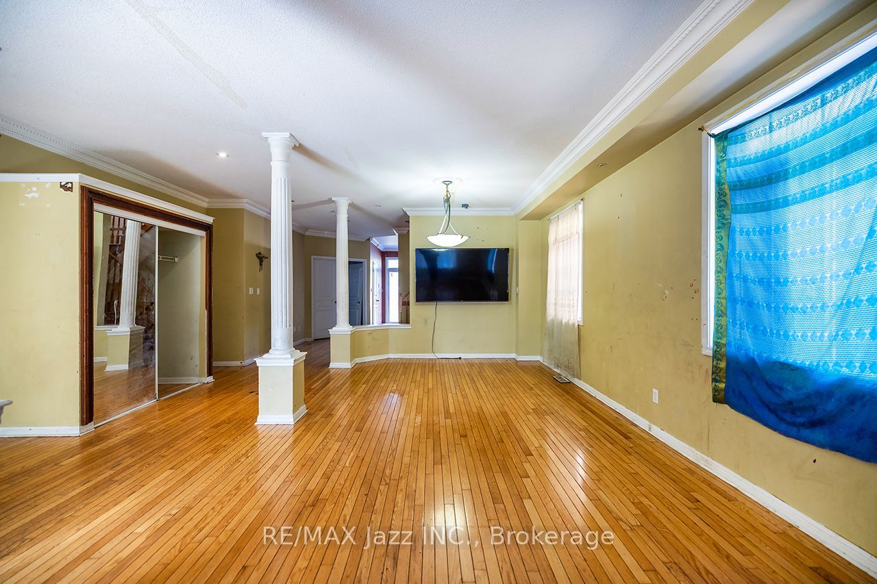 32 Dent Street Property Photo 8