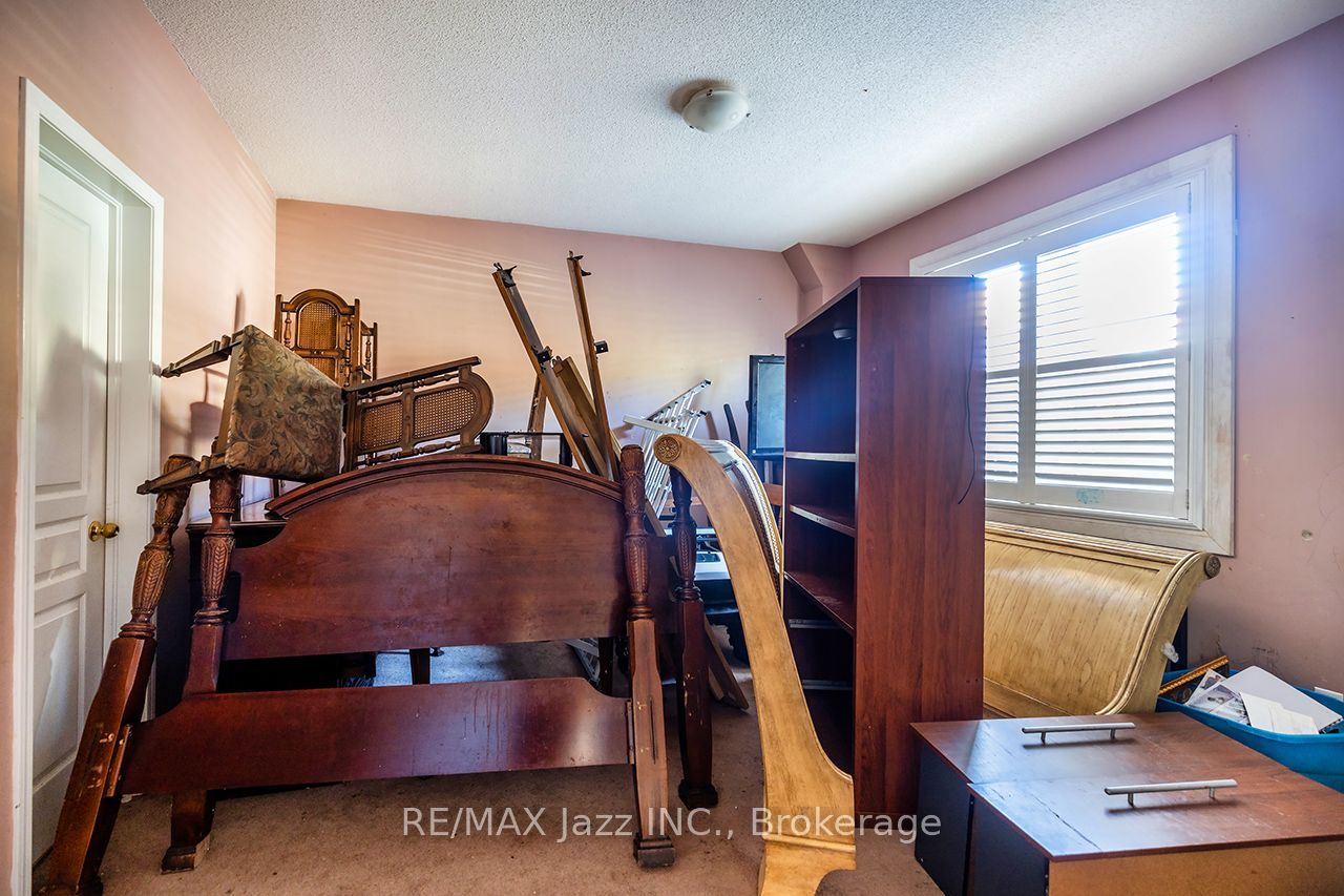 32 Dent Street Property Photo 9