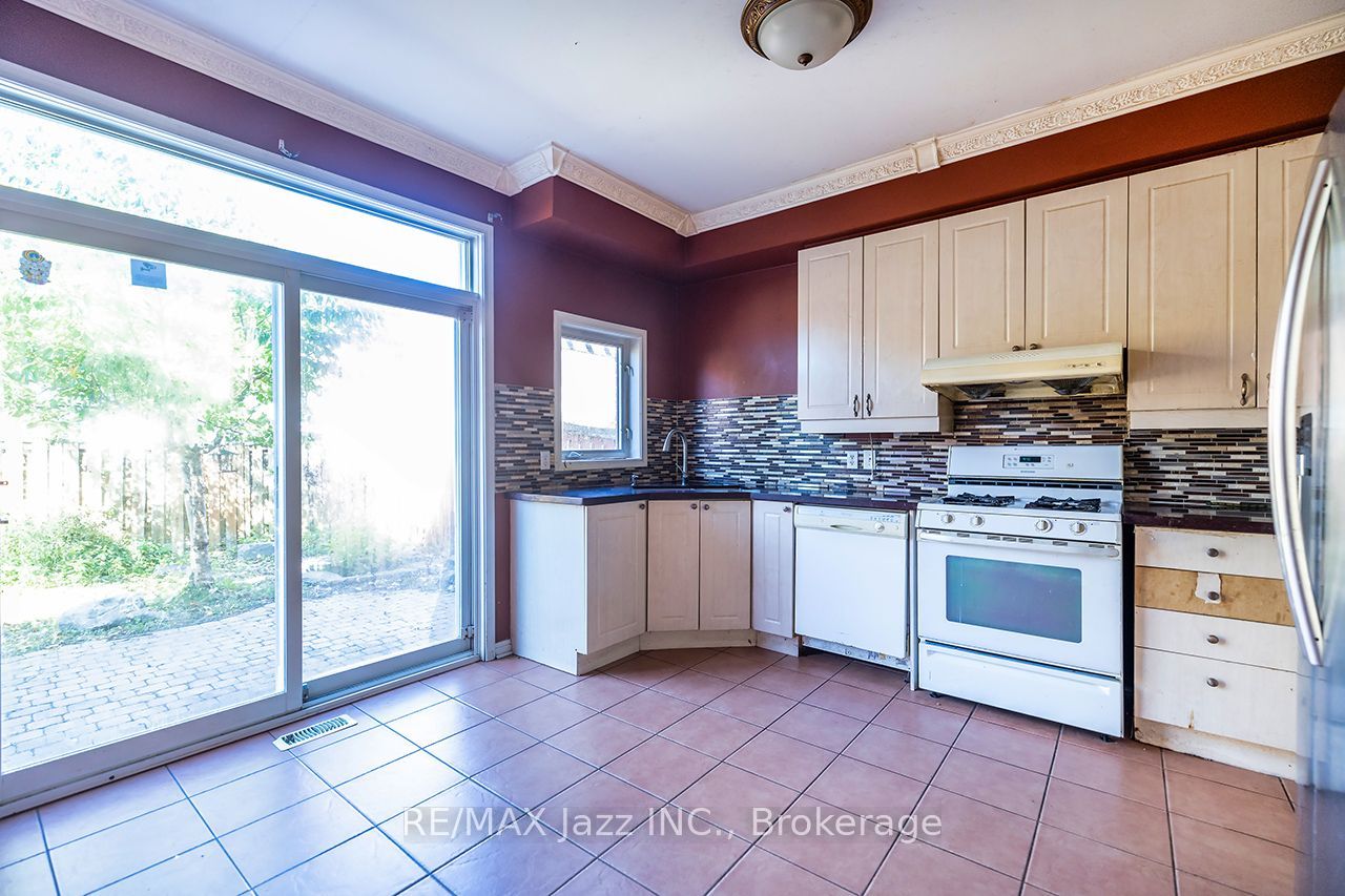 32 Dent Street Property Photo 10