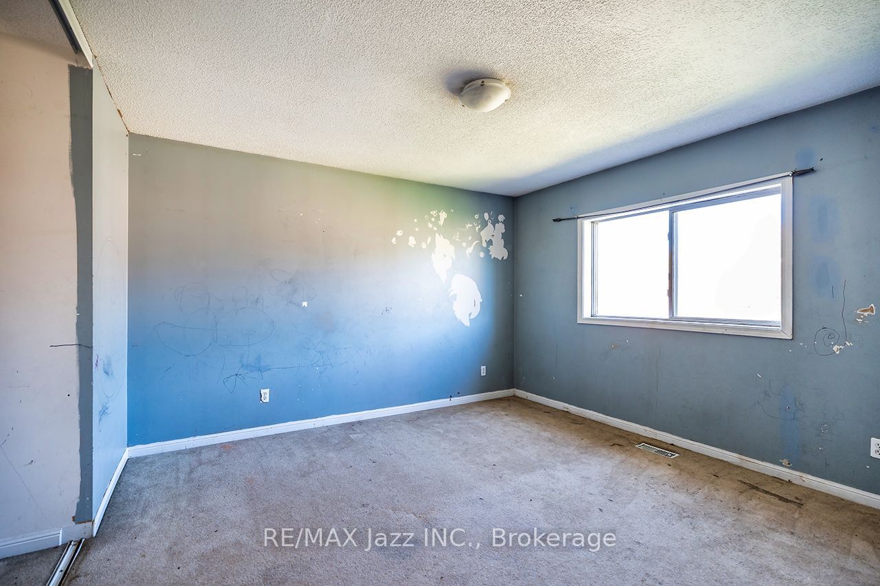 32 Dent Street Property Photo 14