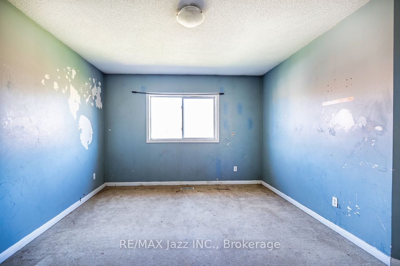 32 Dent Street Property Photo 15