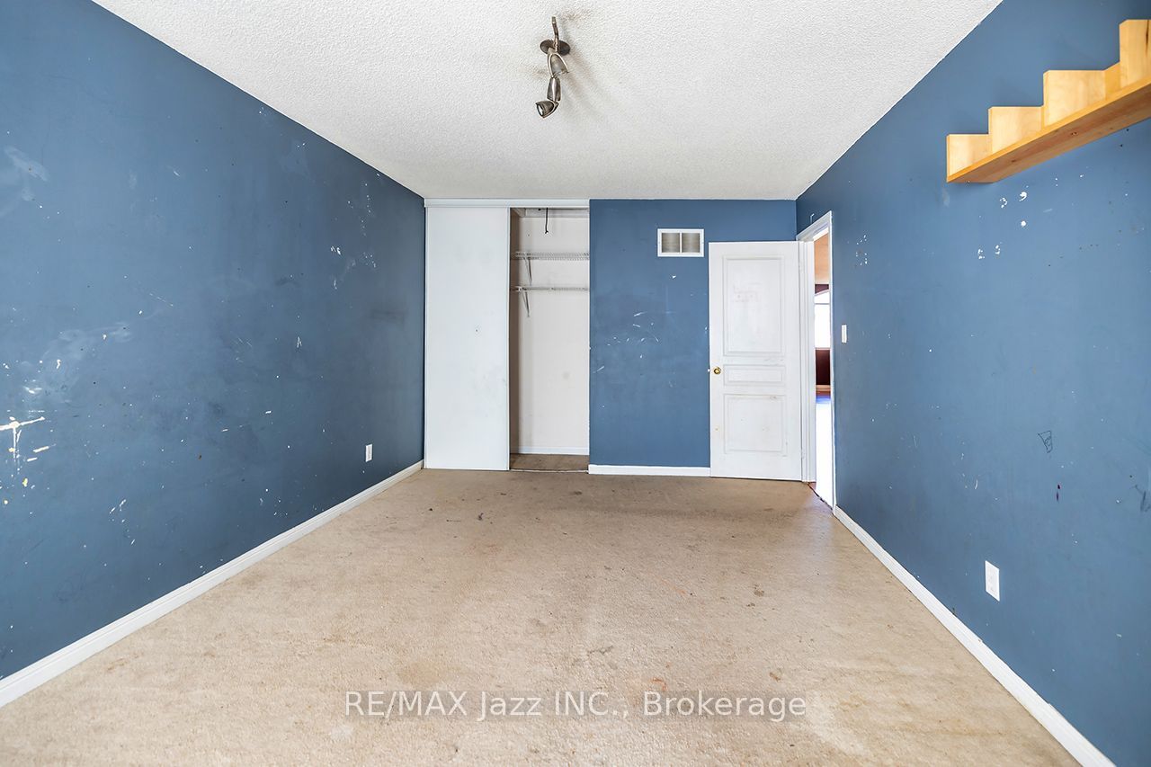 32 Dent Street Property Photo 19