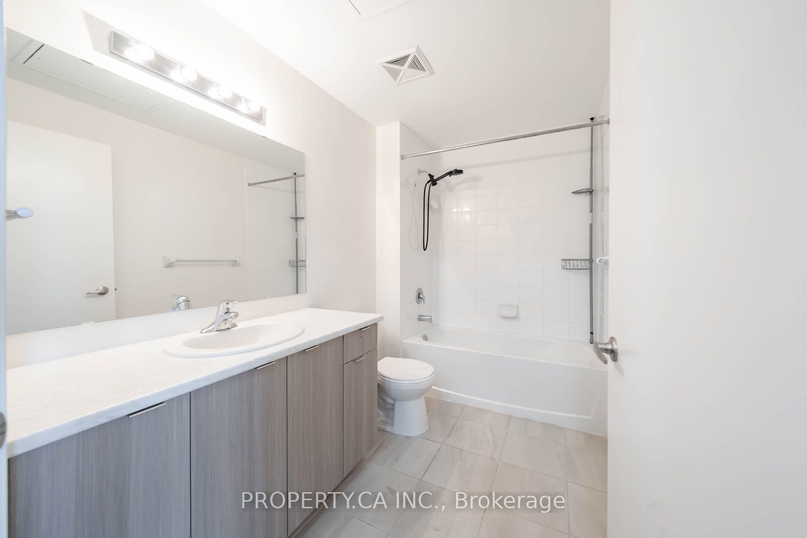 20 Orchid Place Drive 412 Property Photo 16