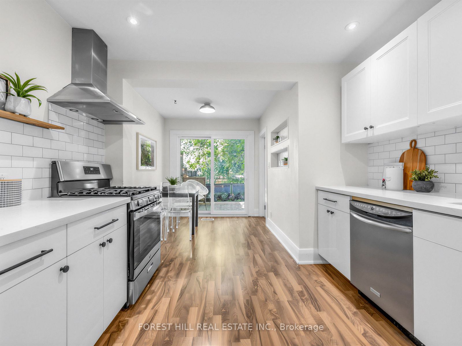 2375 Gerrard Street E Property Photo 8