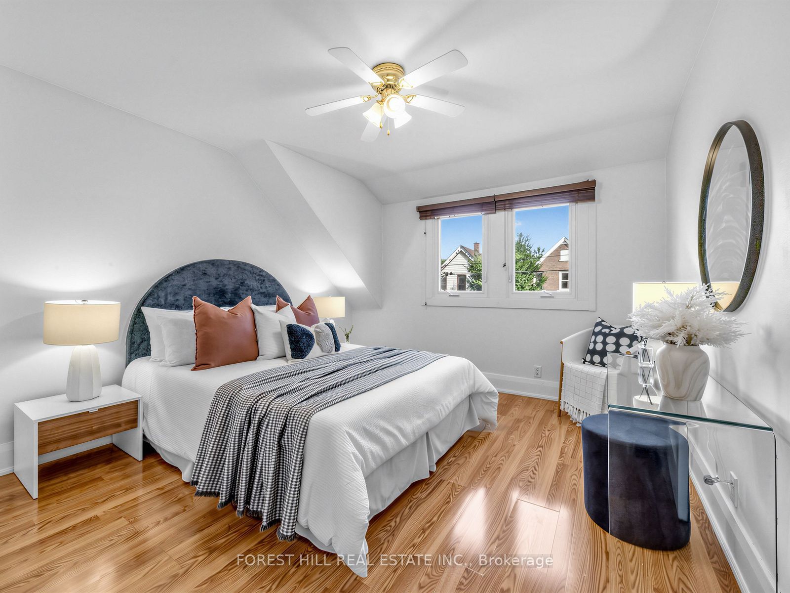 2375 Gerrard Street E Property Photo 11