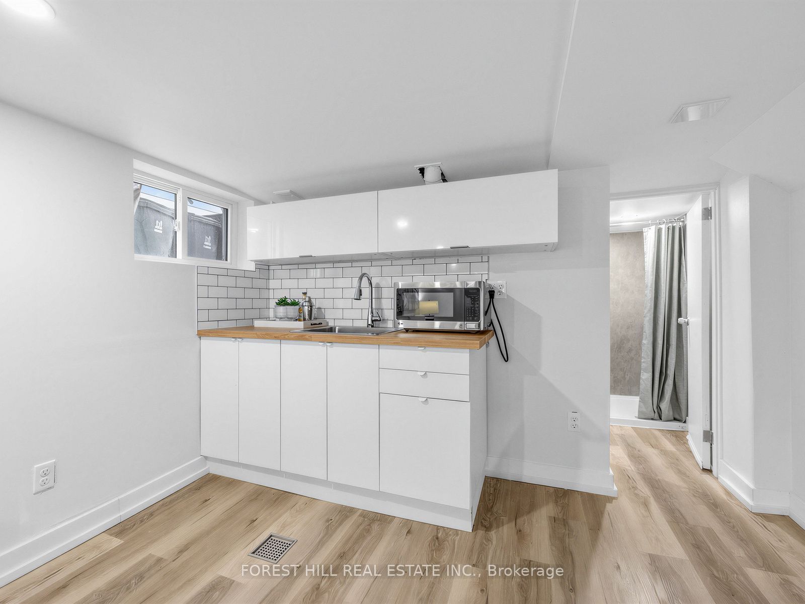 2375 Gerrard Street E Property Photo 21