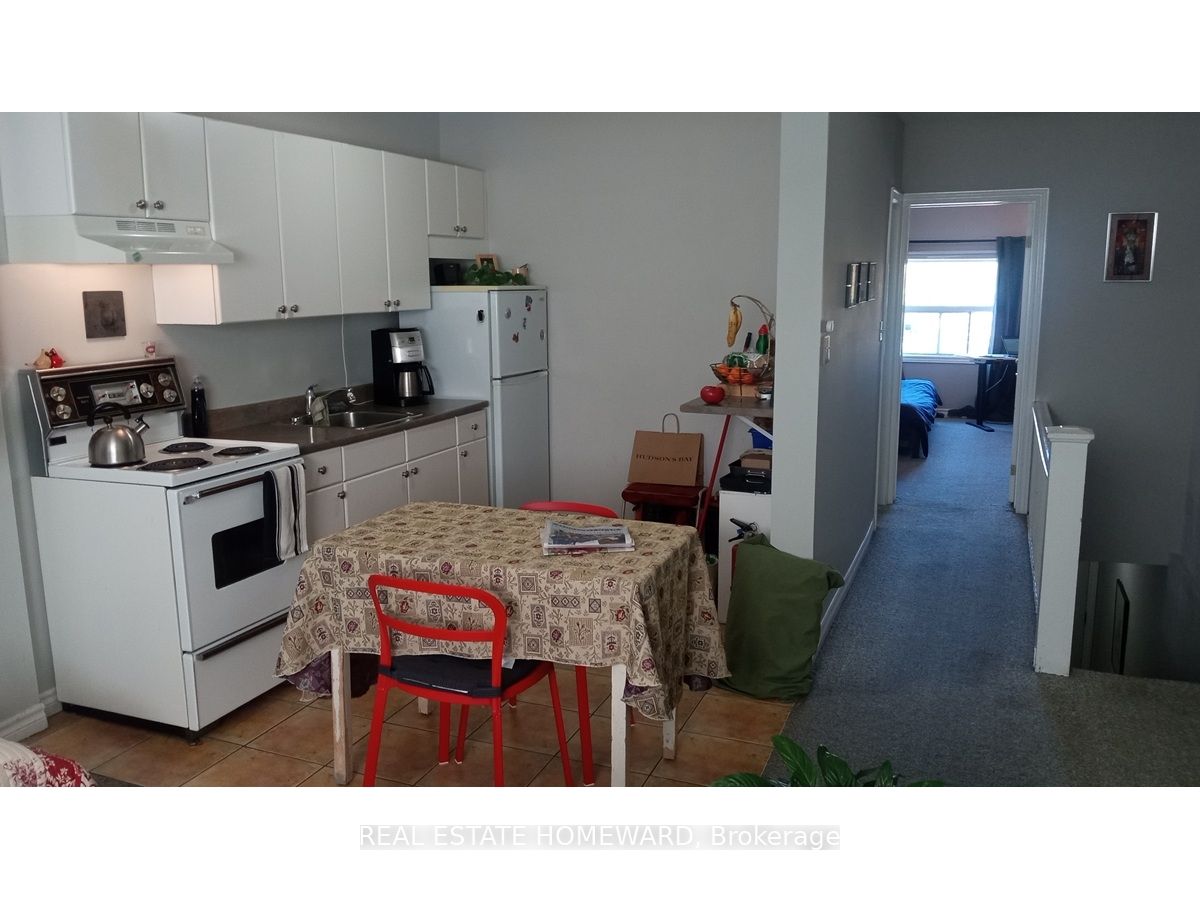 1191 Woodbine Avenue Property Photo 7