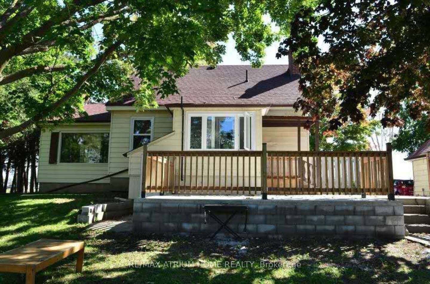 1680 Victoria Street West Street Property Photo 4