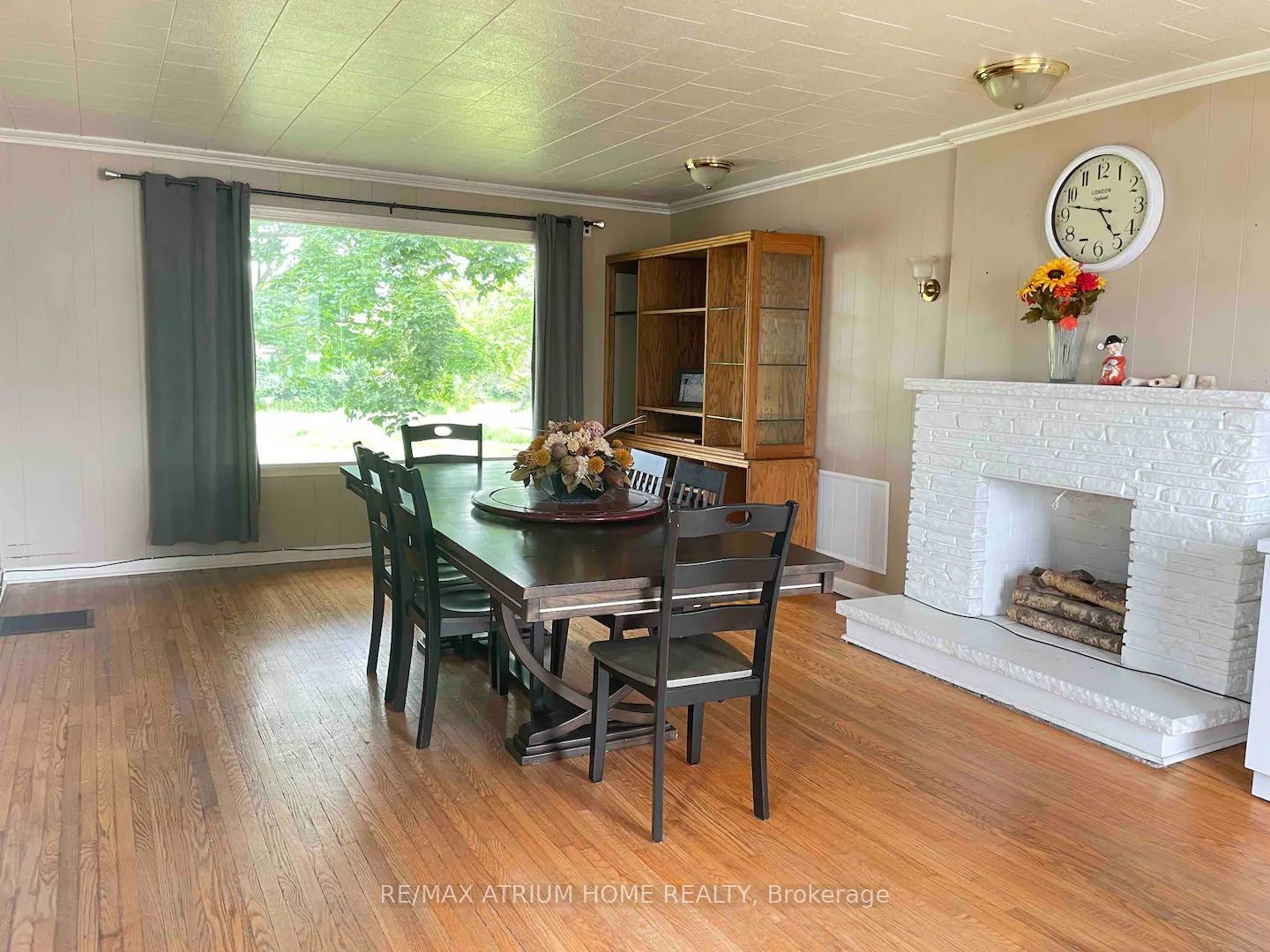1680 Victoria Street West Street Property Photo 5
