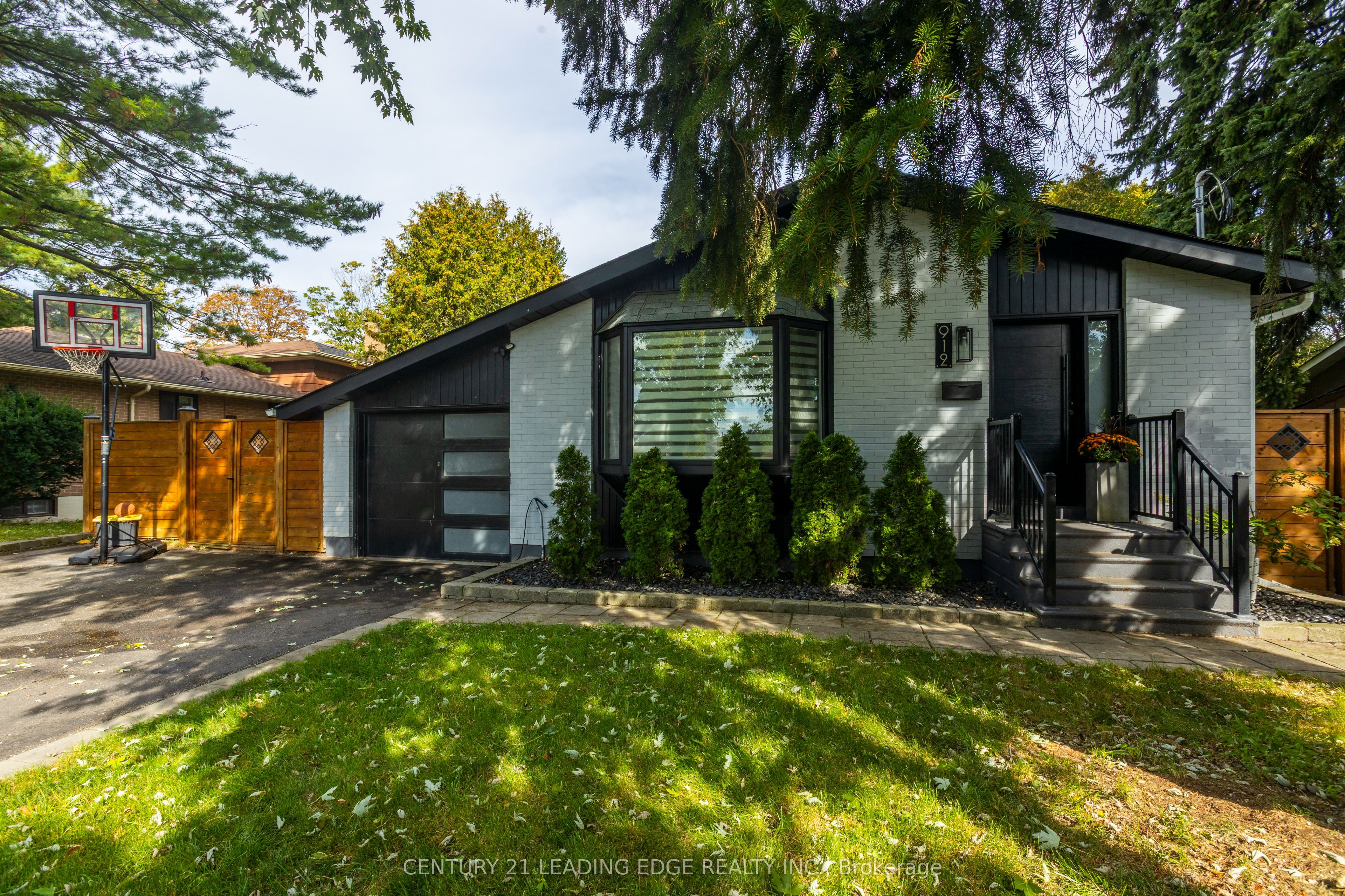 912 Vistula Drive Property Photo 1