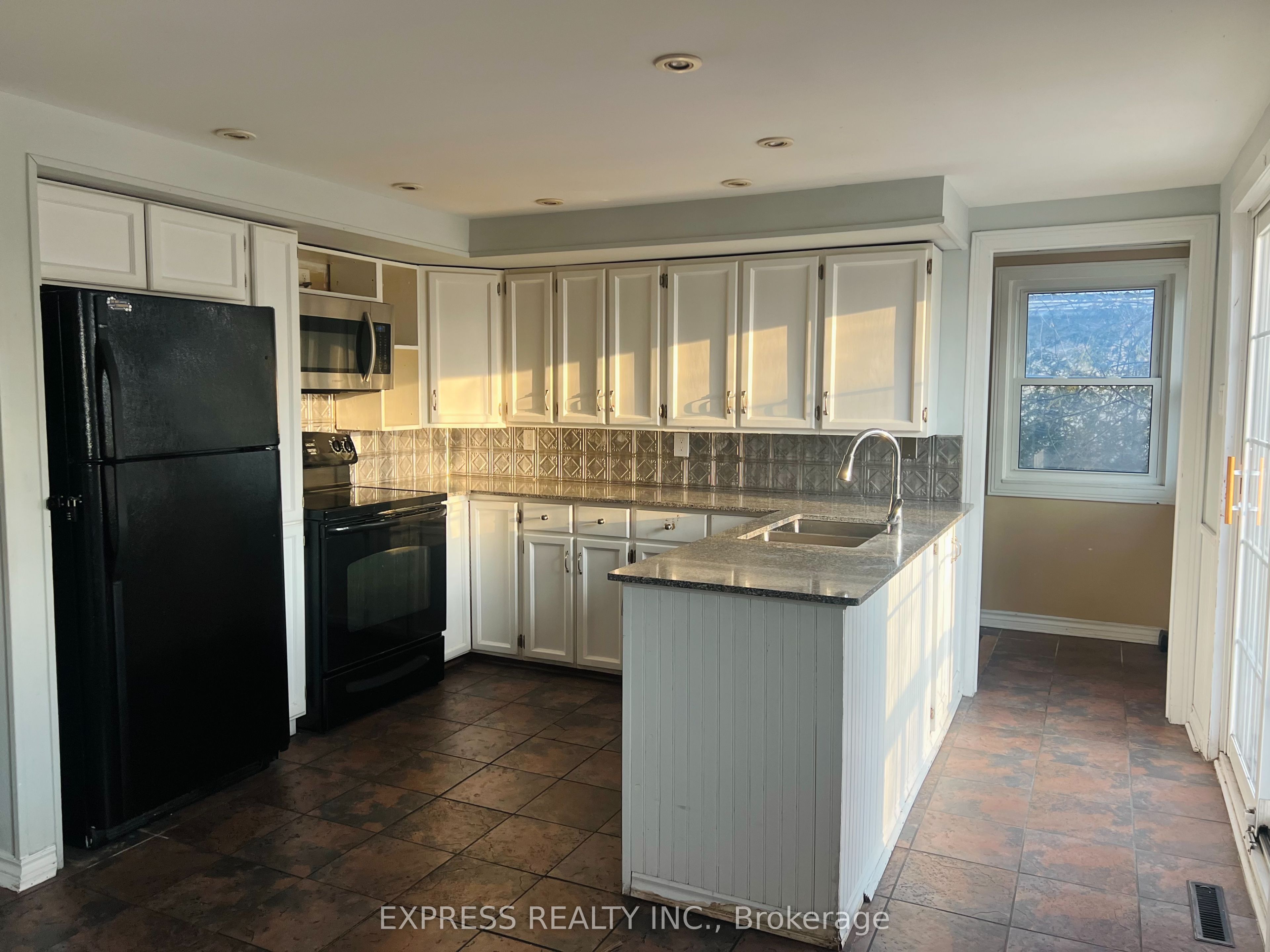 2184 Maple Grove Road Property Photo 1