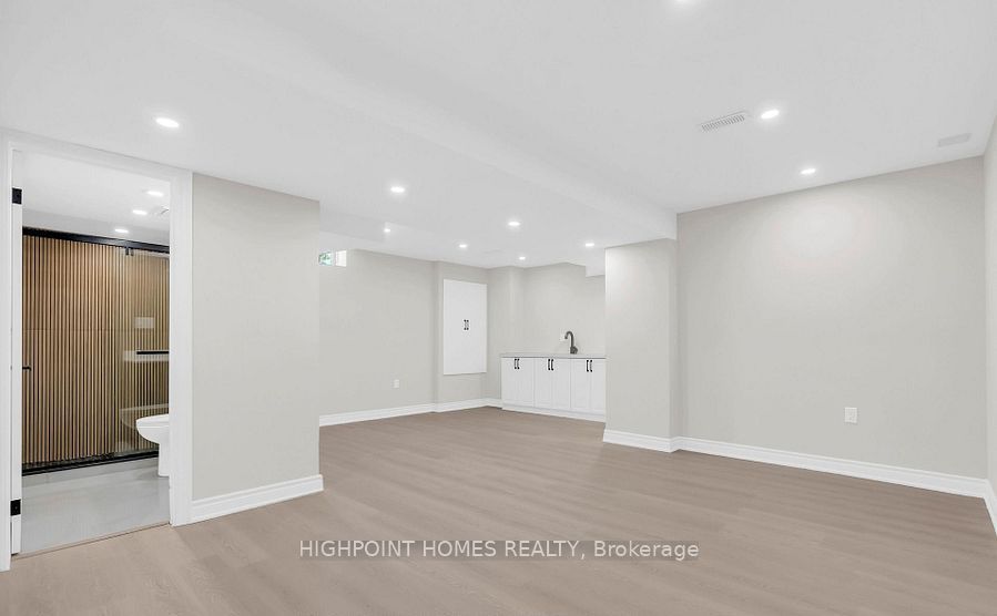 865 Riverside Drive Property Photo 35