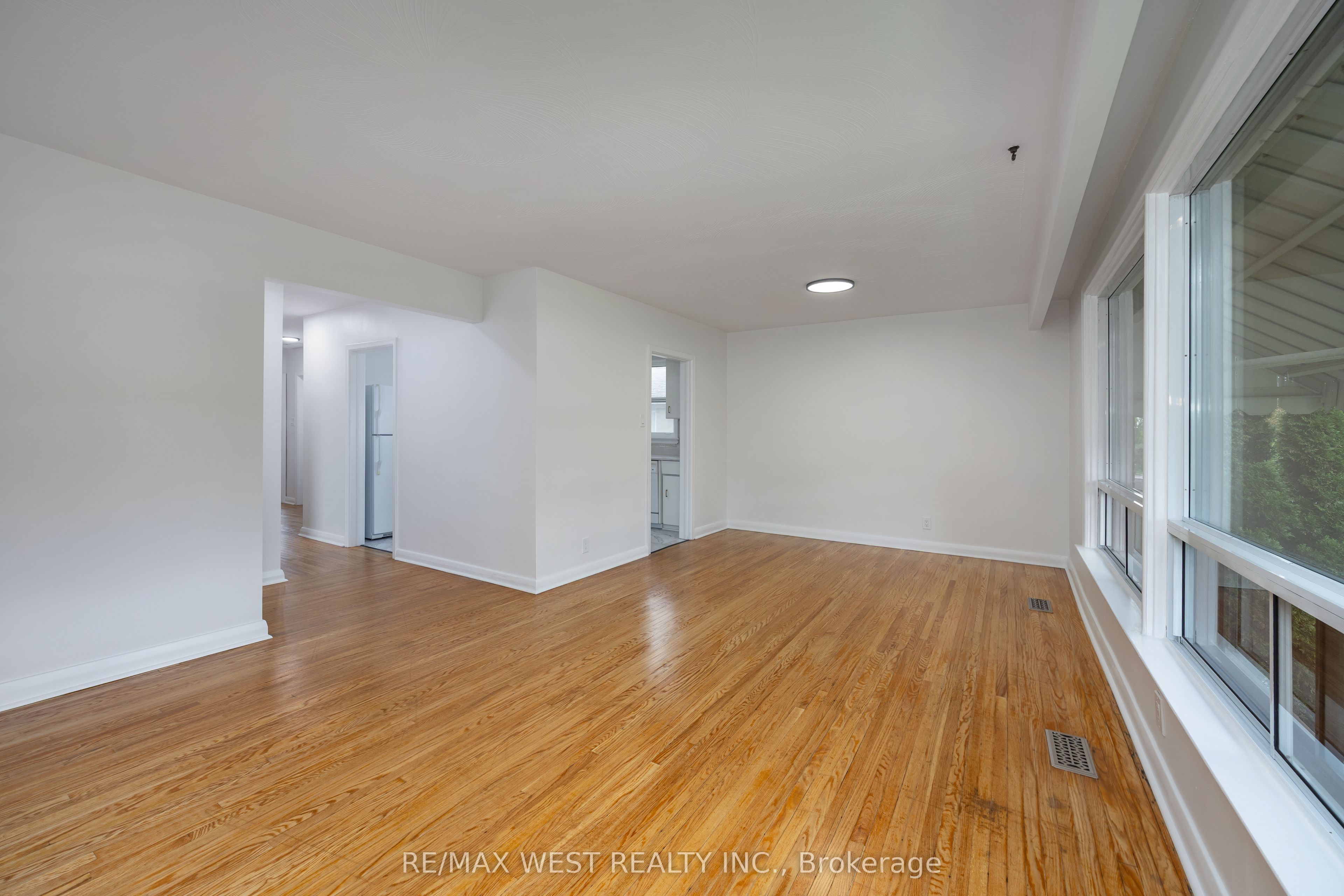 1331 Sharbot Street Property Photo 5