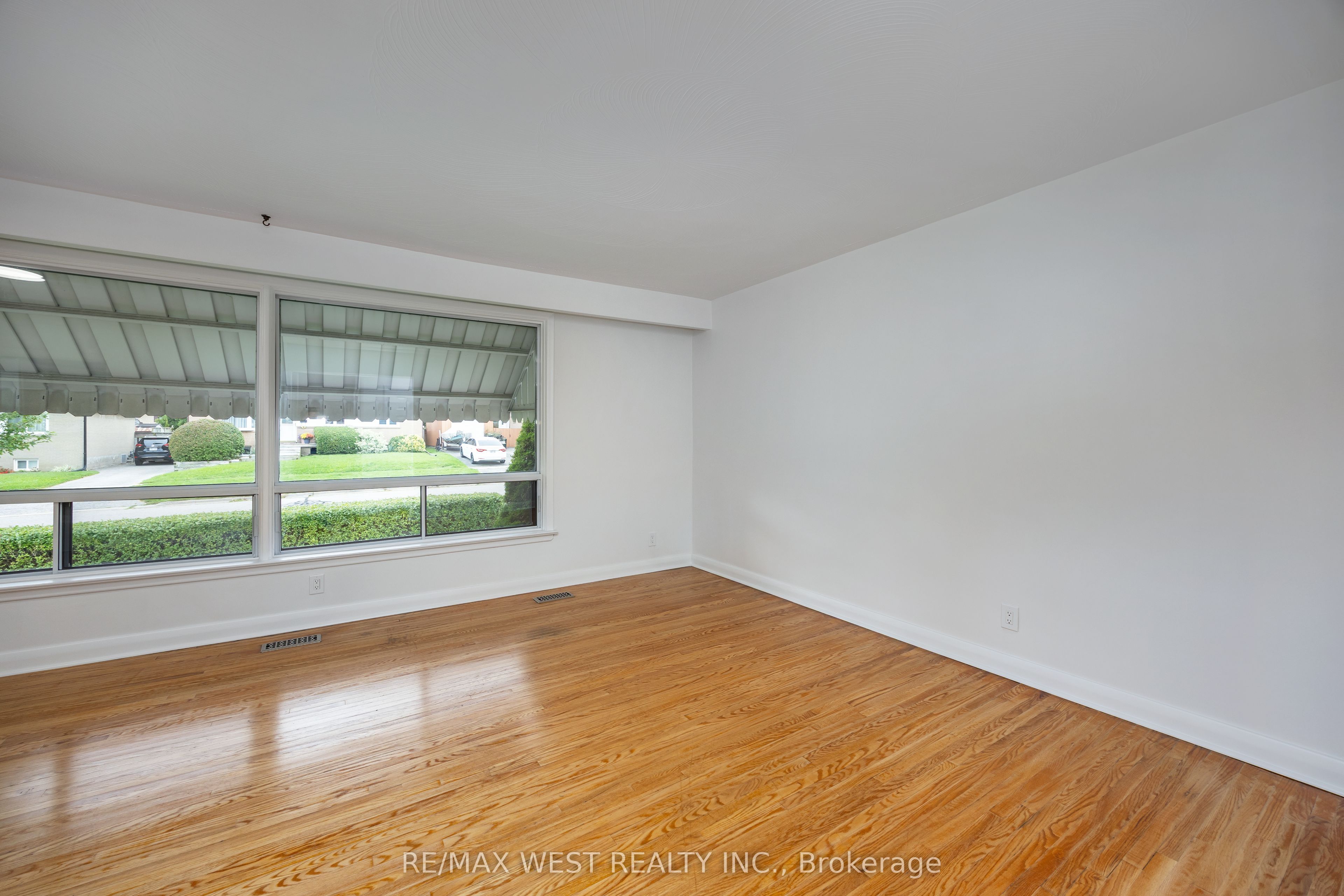 1331 Sharbot Street Property Photo 7