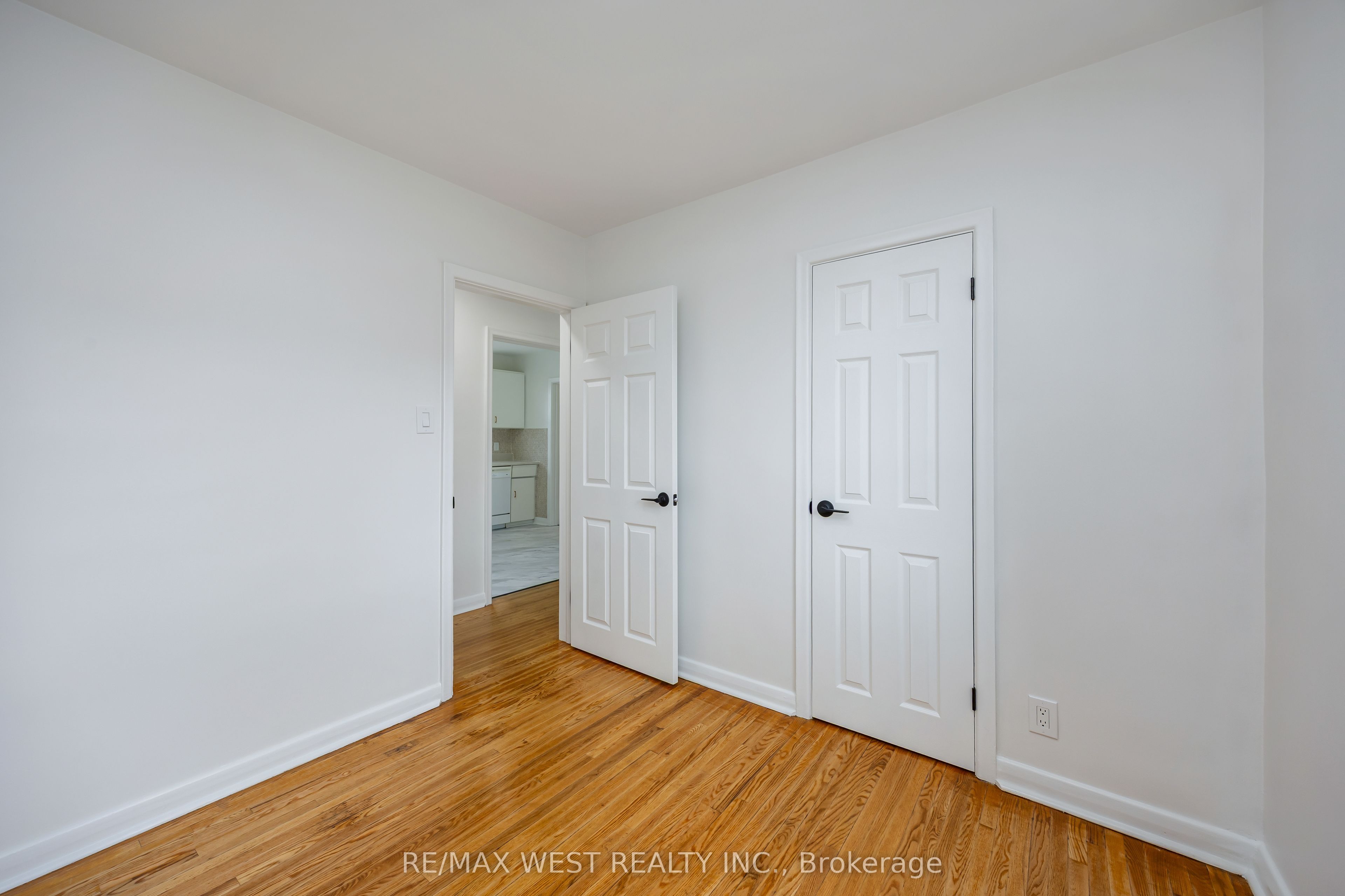 1331 Sharbot Street Property Photo 14
