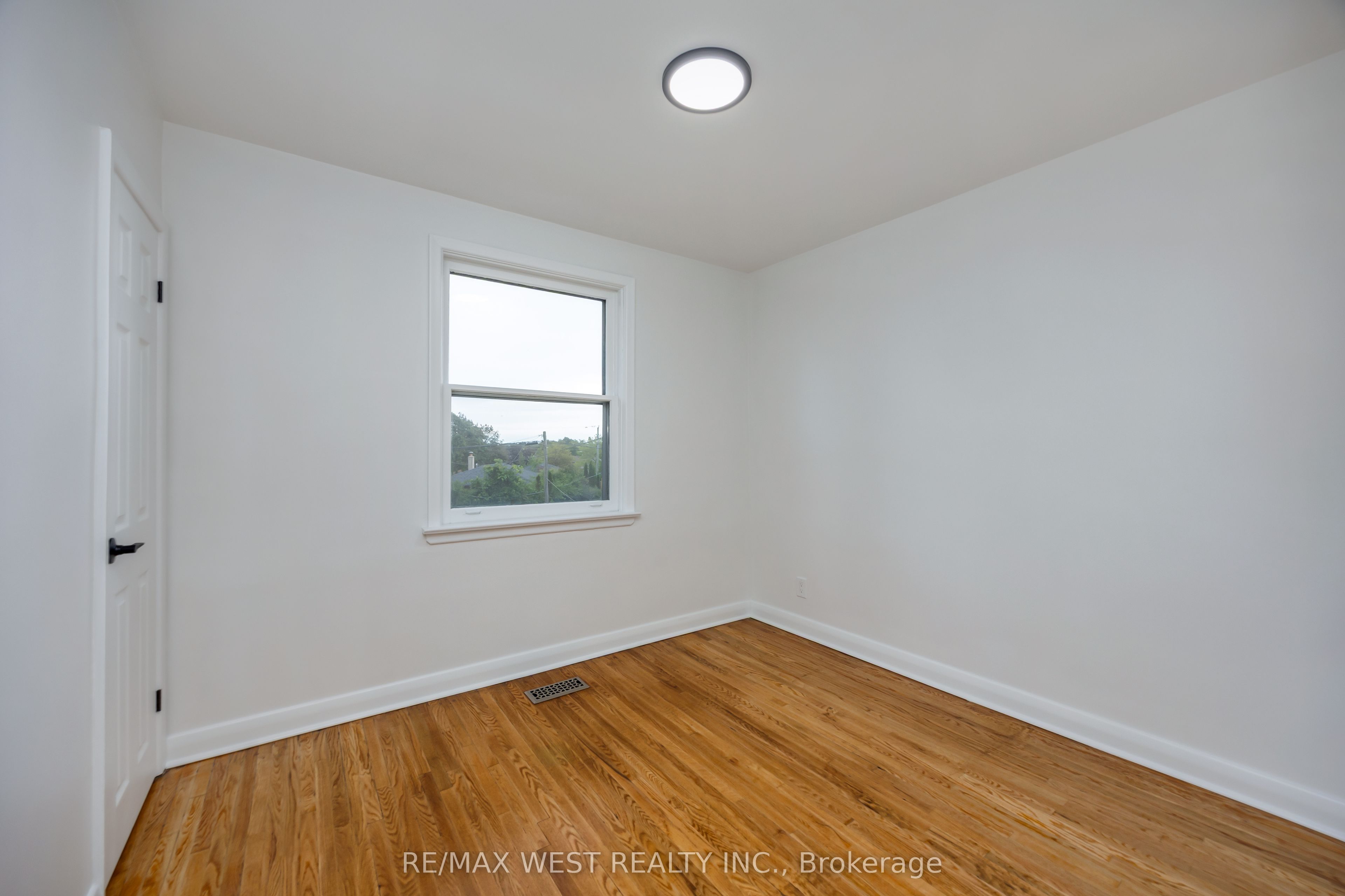 1331 Sharbot Street Property Photo 15