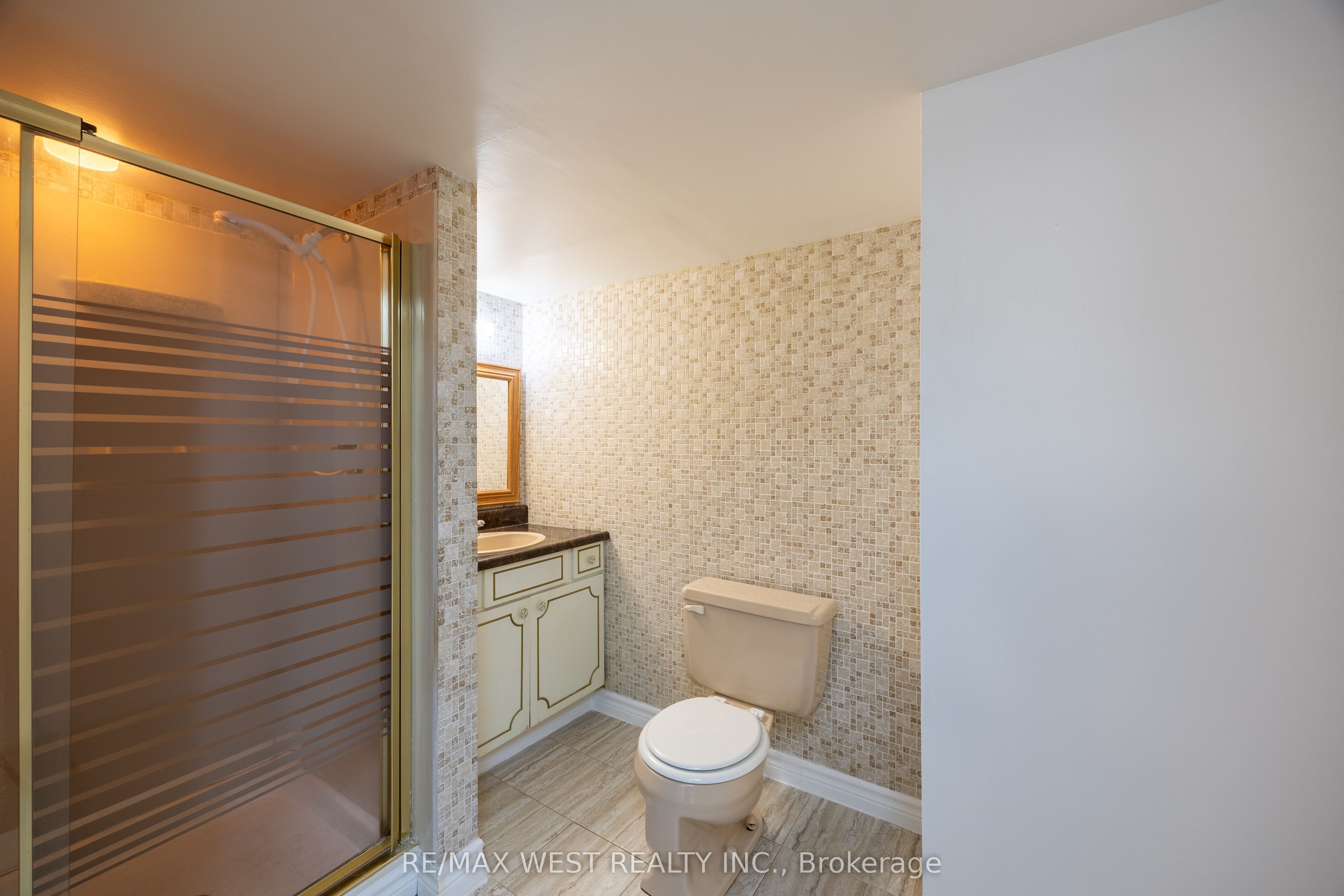 1331 Sharbot Street Property Photo 23