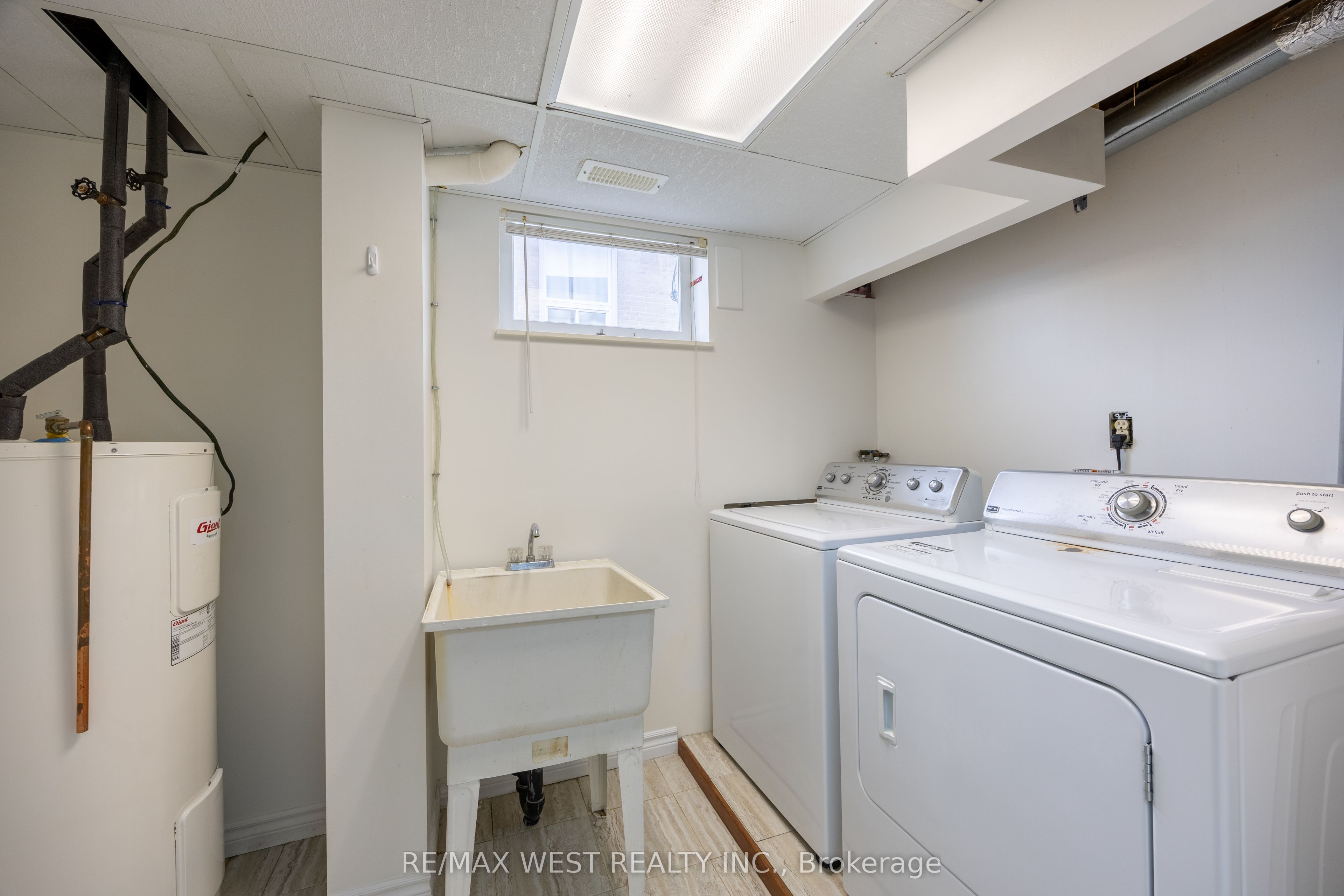 1331 Sharbot Street Property Photo 24