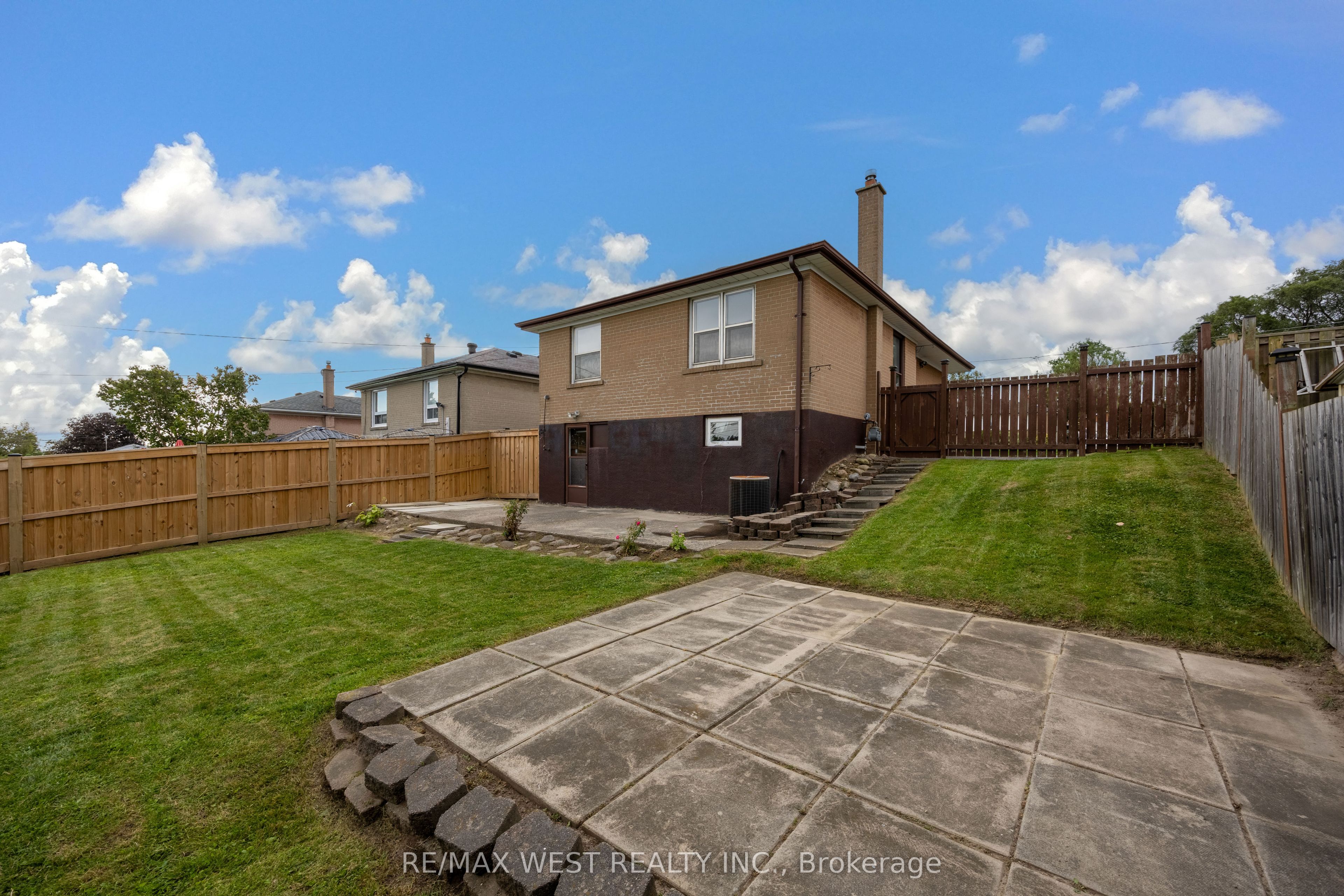 1331 Sharbot Street Property Photo 25