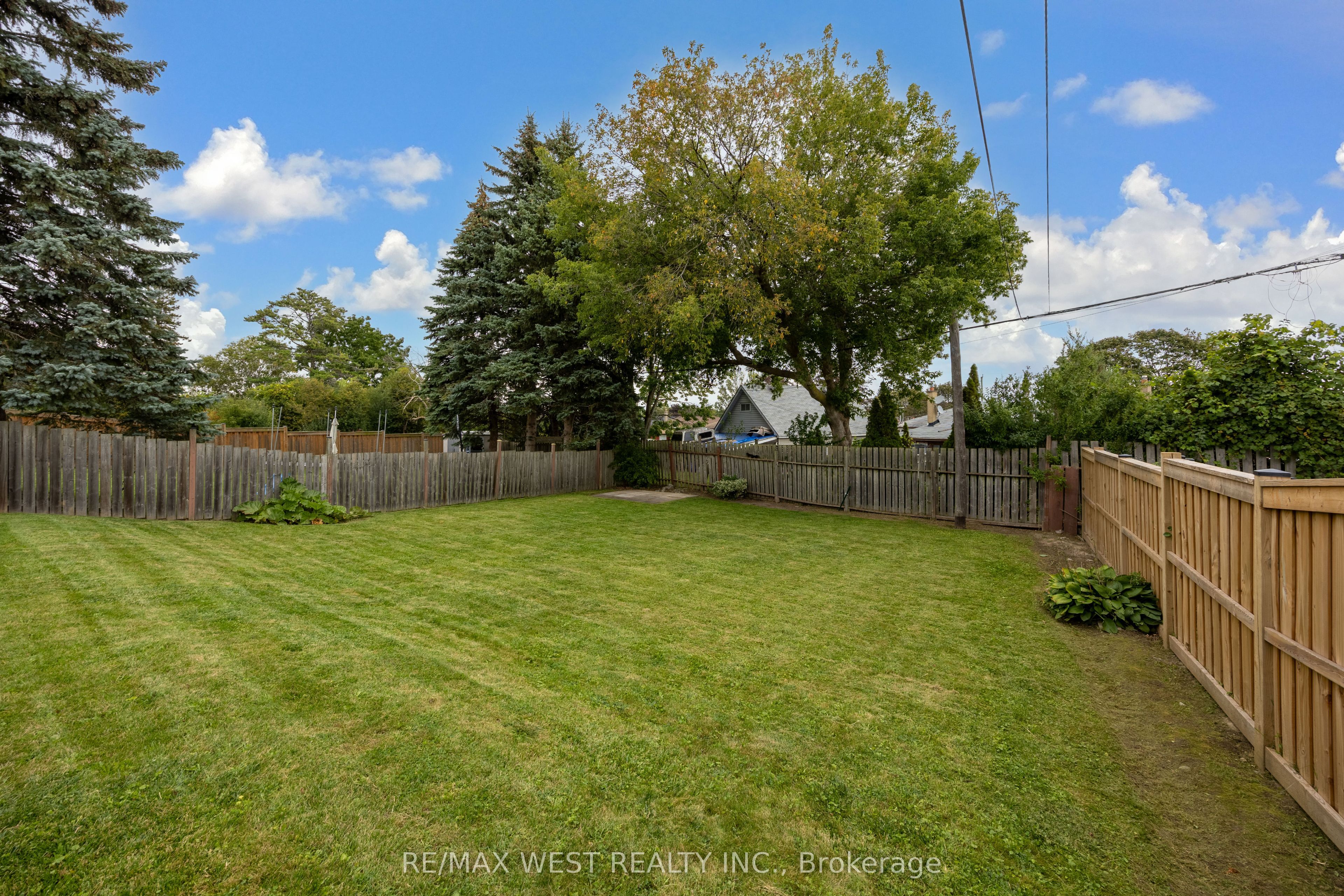1331 Sharbot Street Property Photo 27