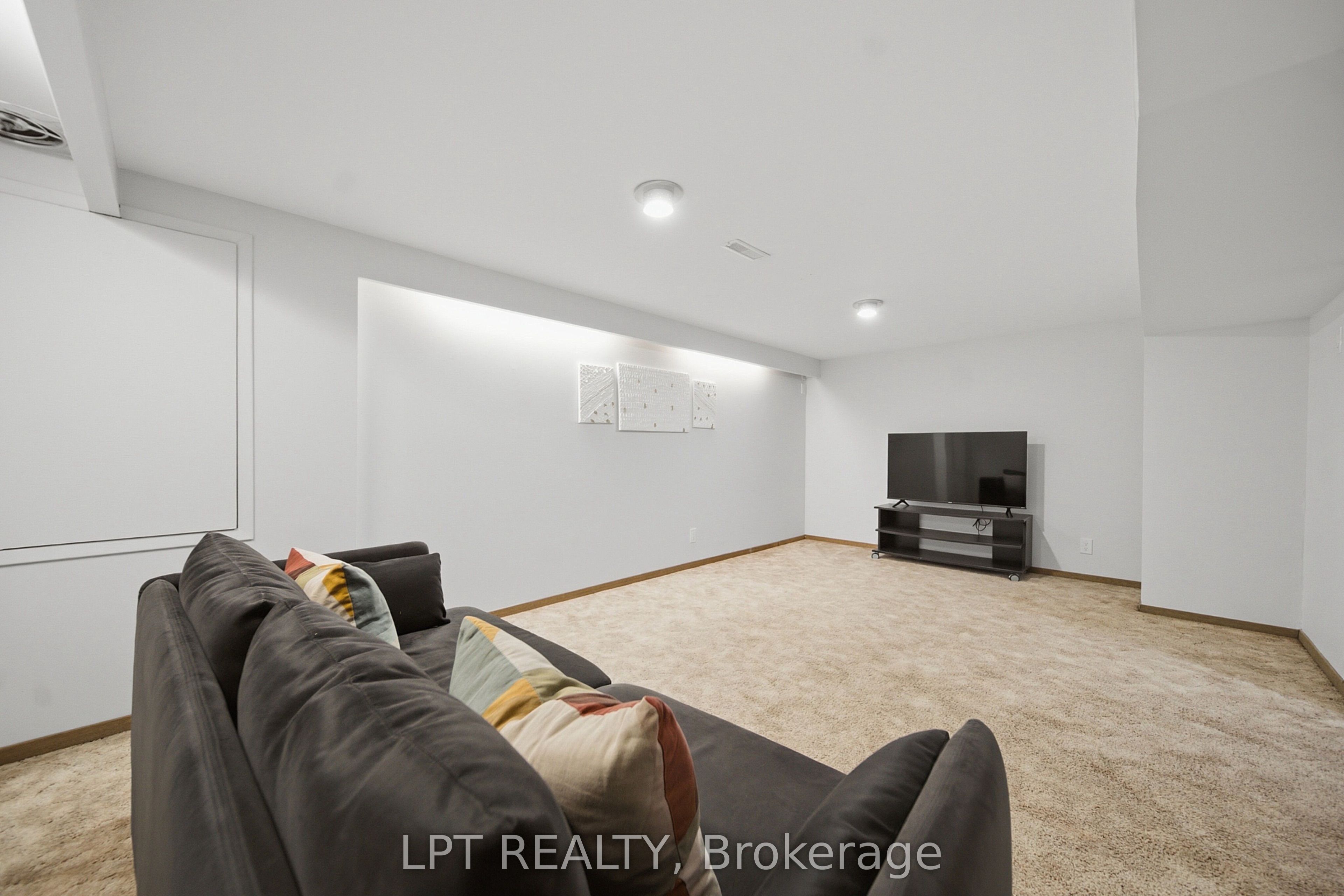 155 Glovers Road 110 Property Photo 38