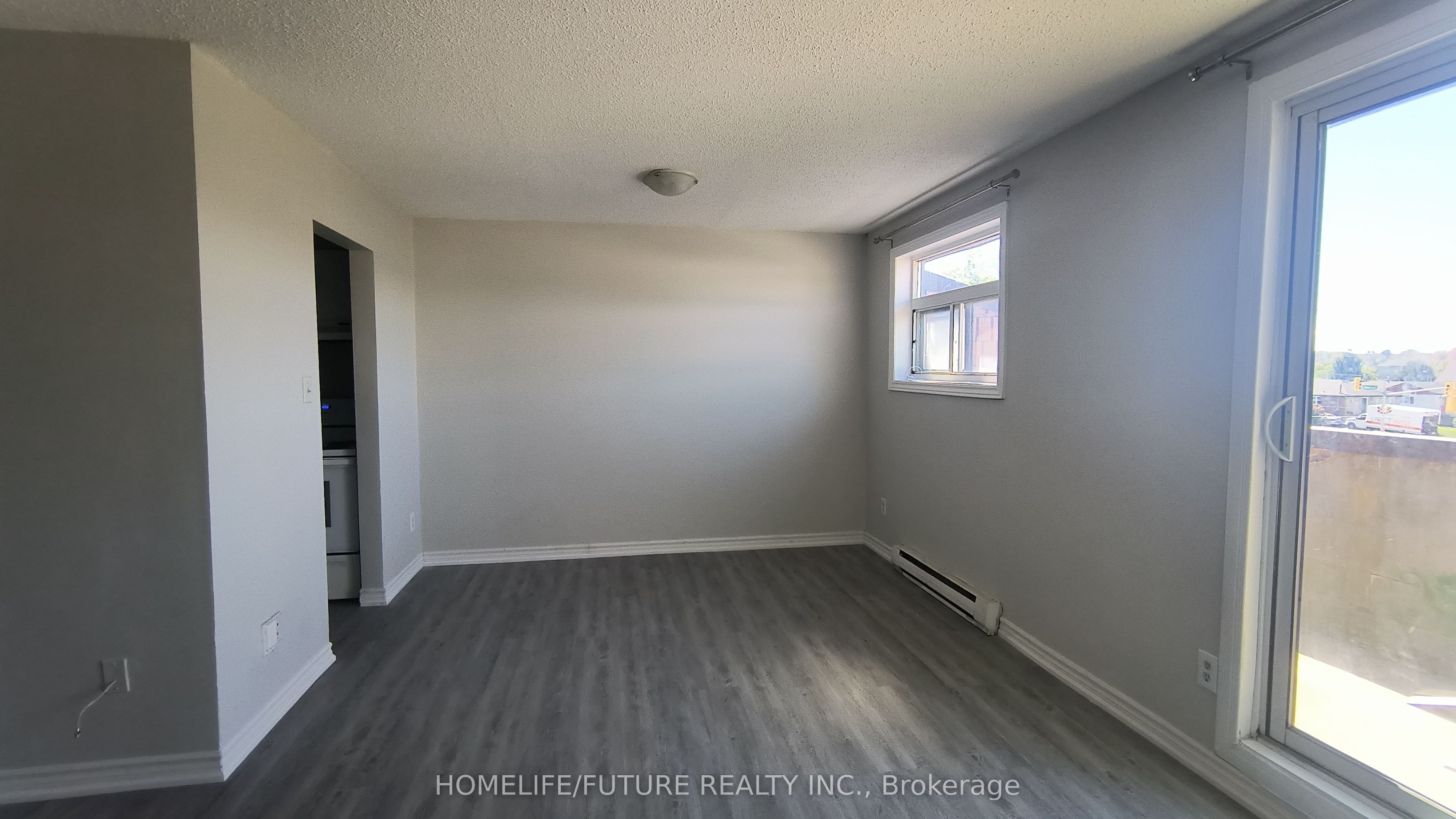 560 Bloor Street E 405 Property Photo 6