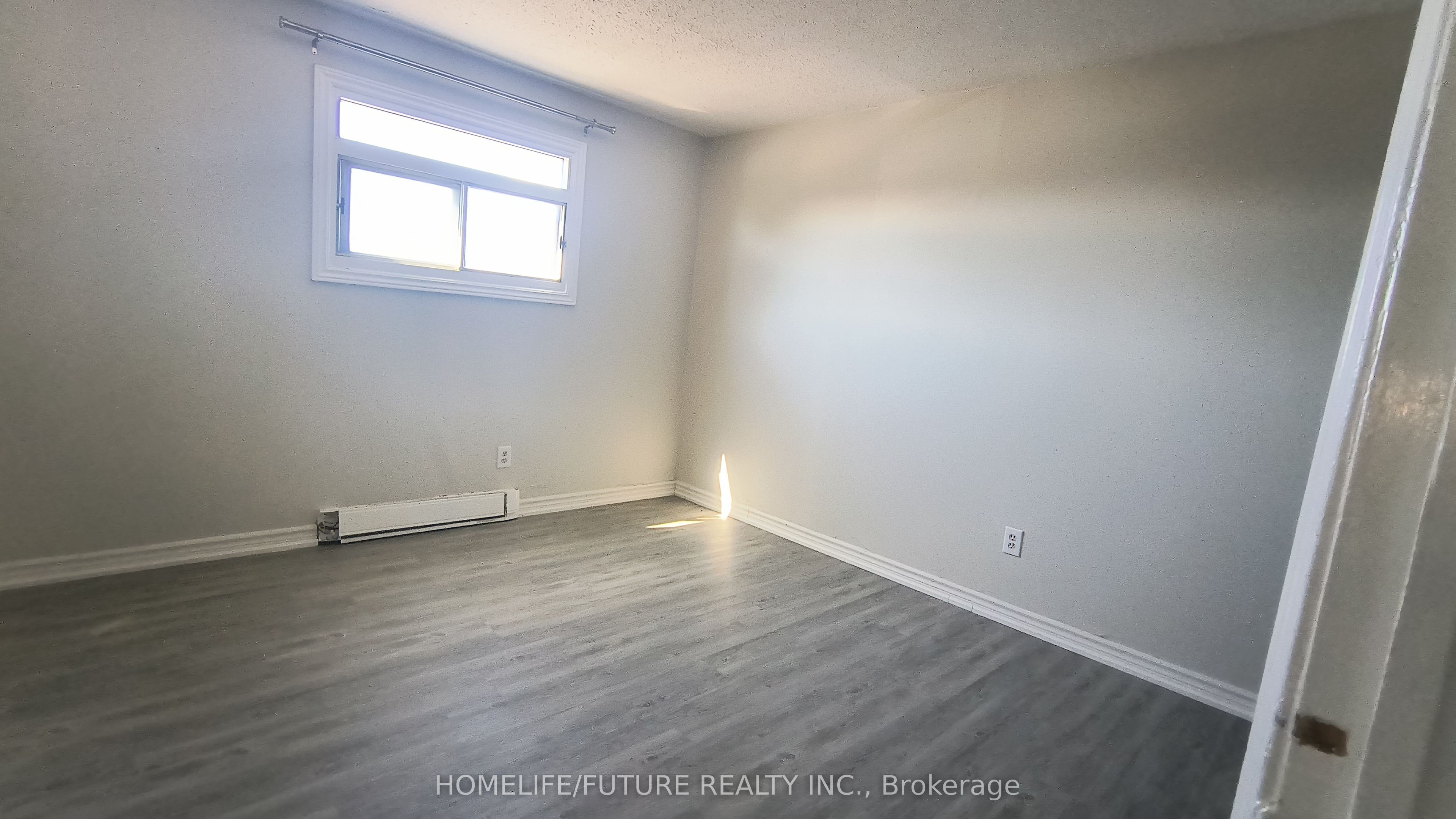 560 Bloor Street E 405 Property Photo 12