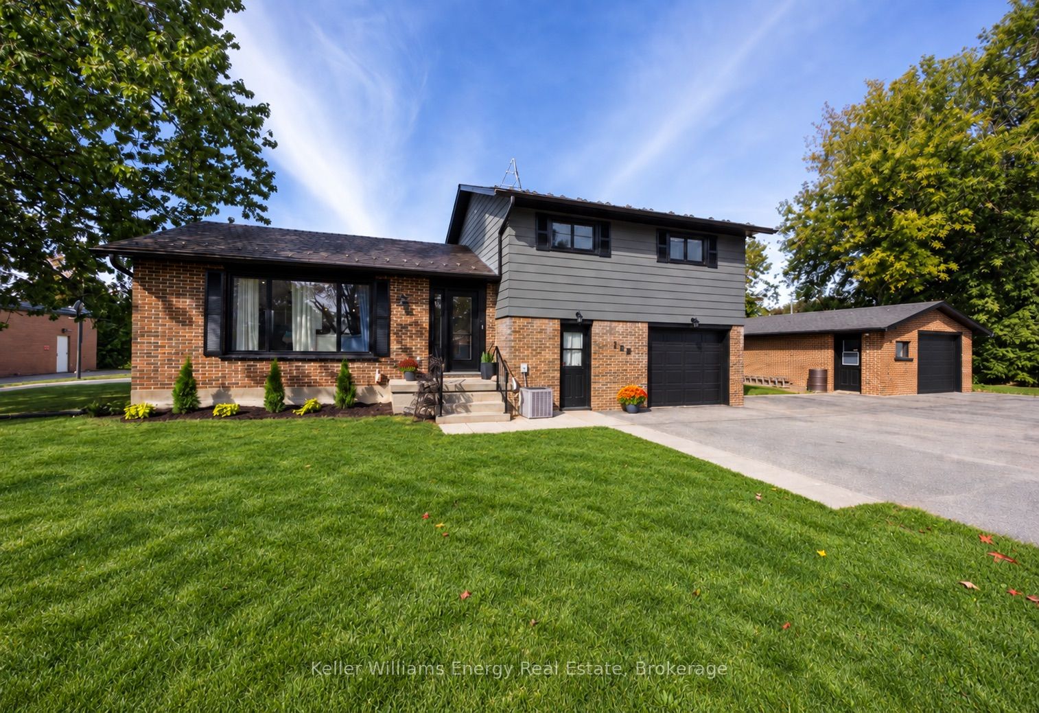 190 Church Street N Property Photo 1