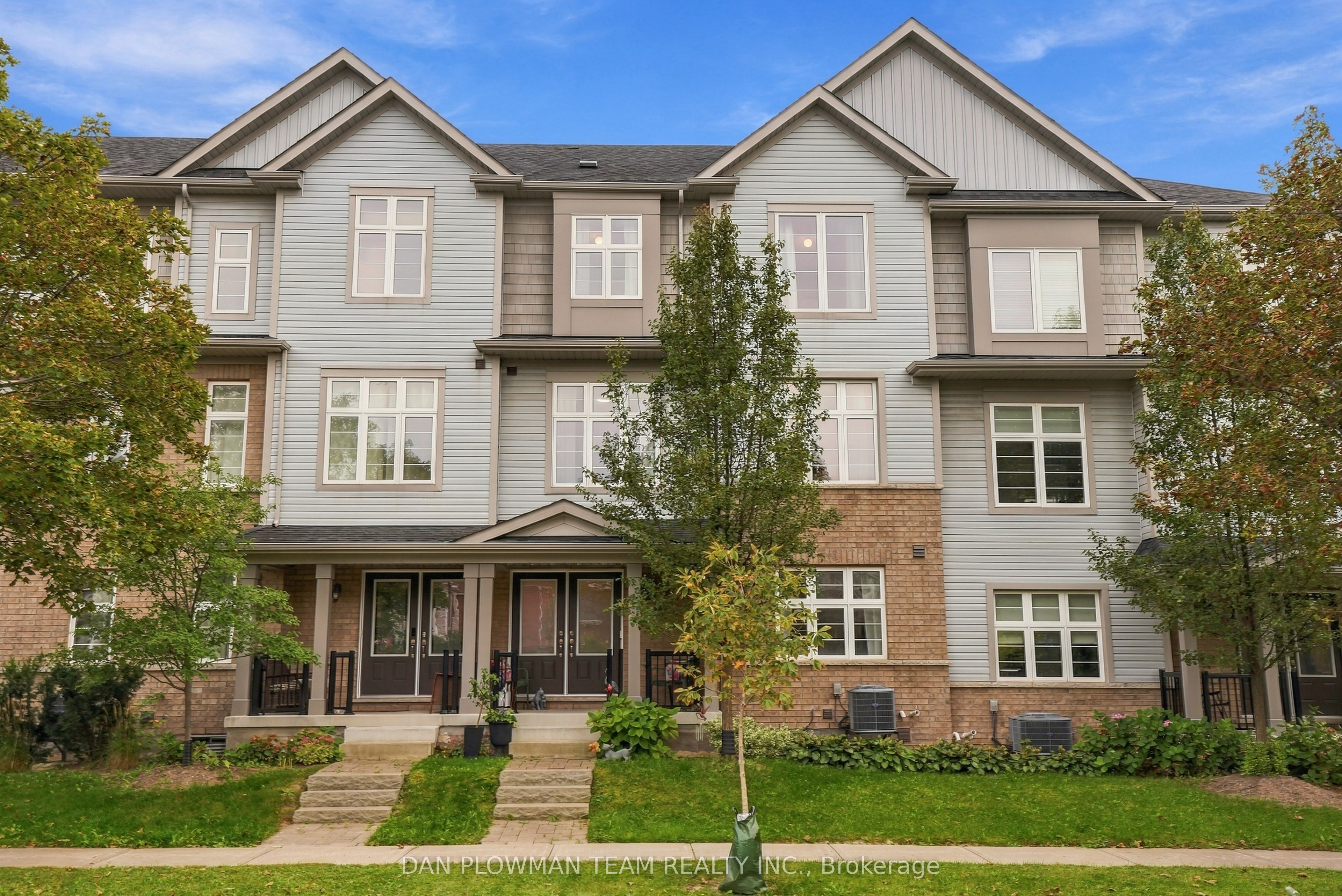 14 Cornerside Way Property Photo 2