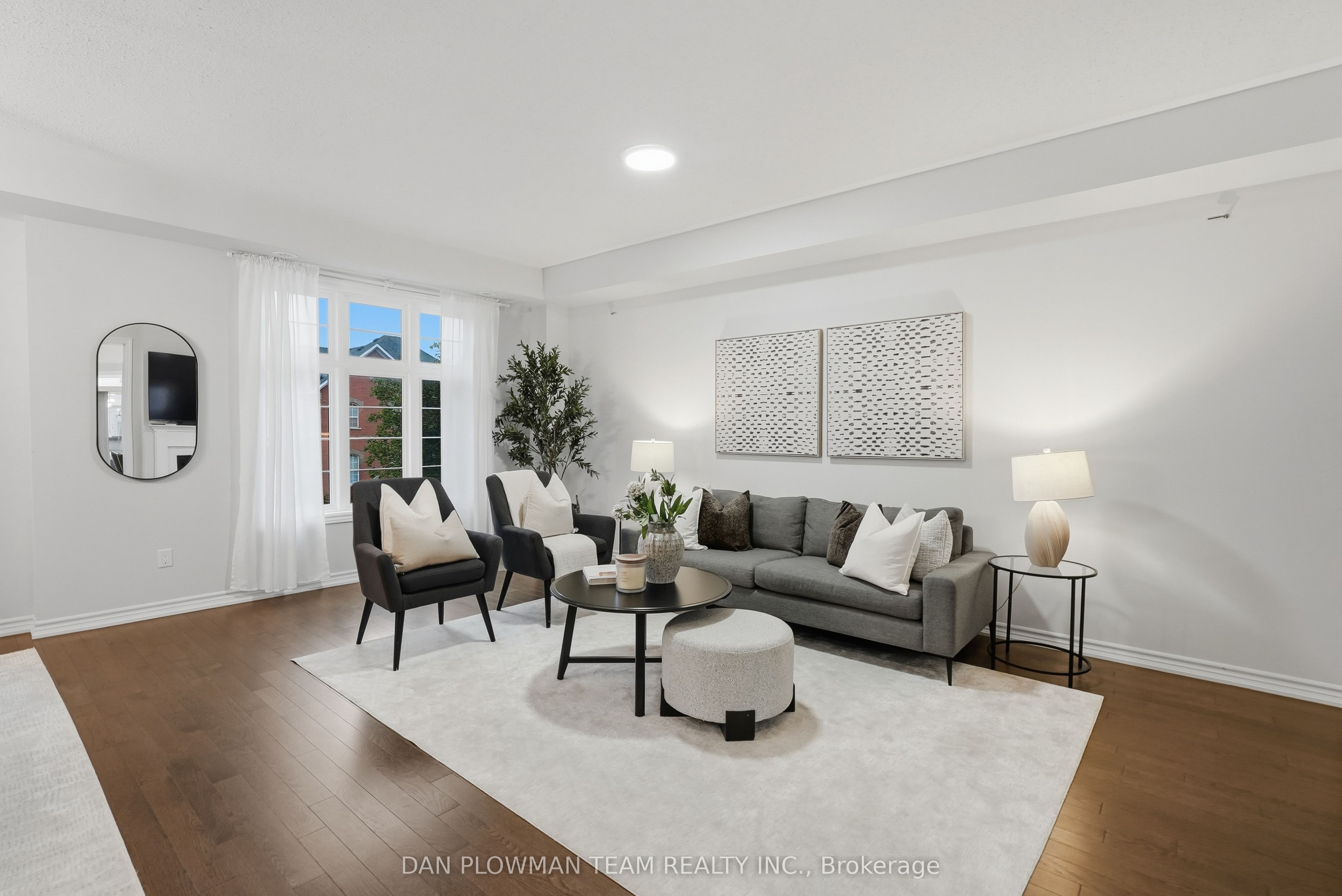 14 Cornerside Way Property Photo 8