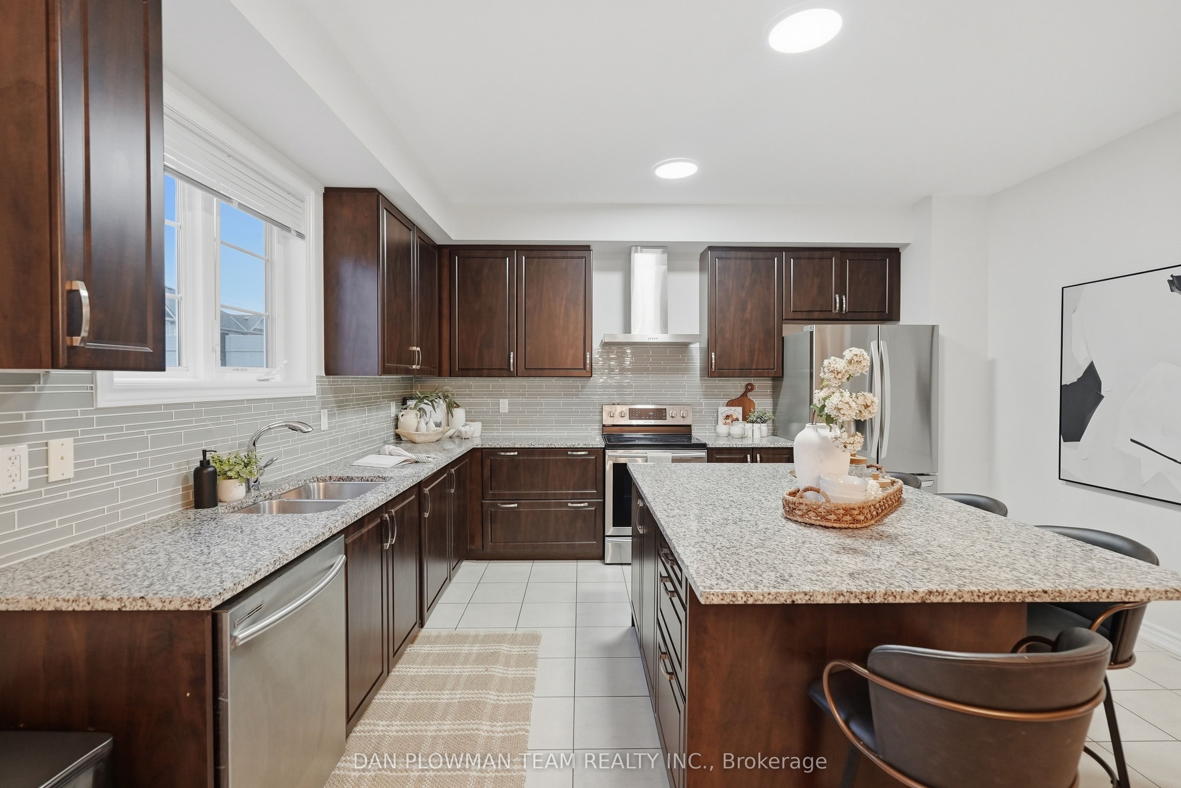 14 Cornerside Way Property Photo 17