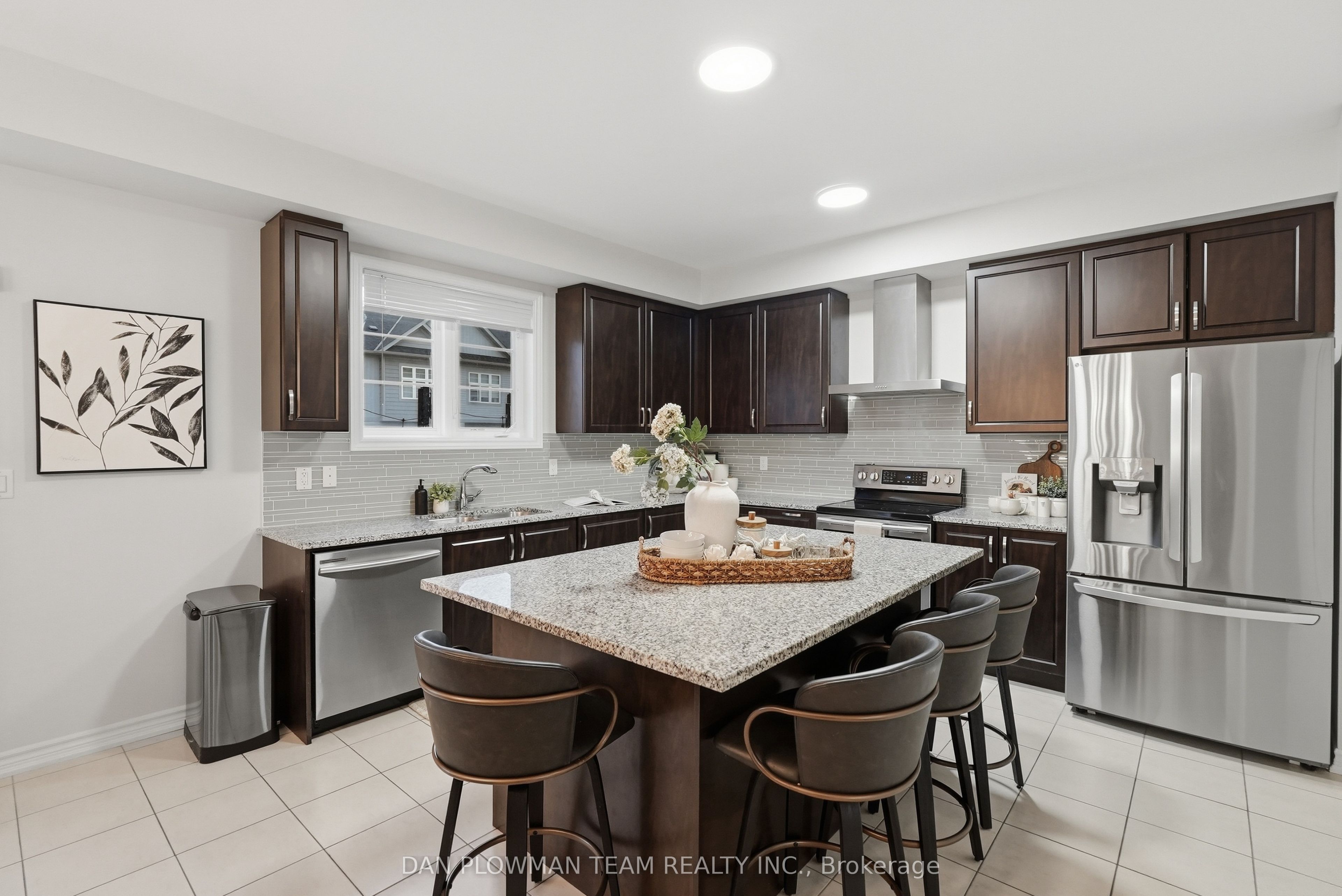 14 Cornerside Way Property Photo 18