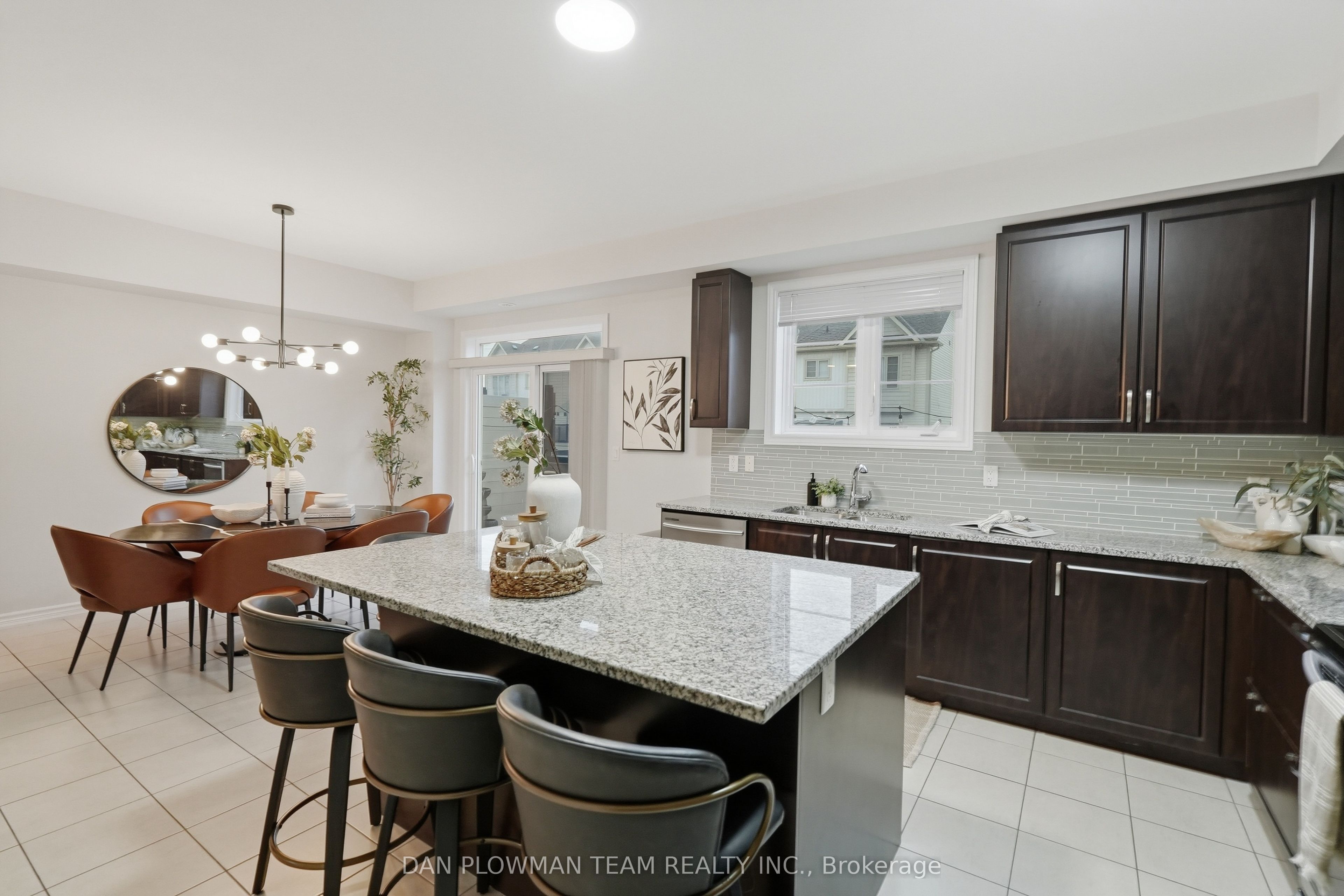 14 Cornerside Way Property Photo 19