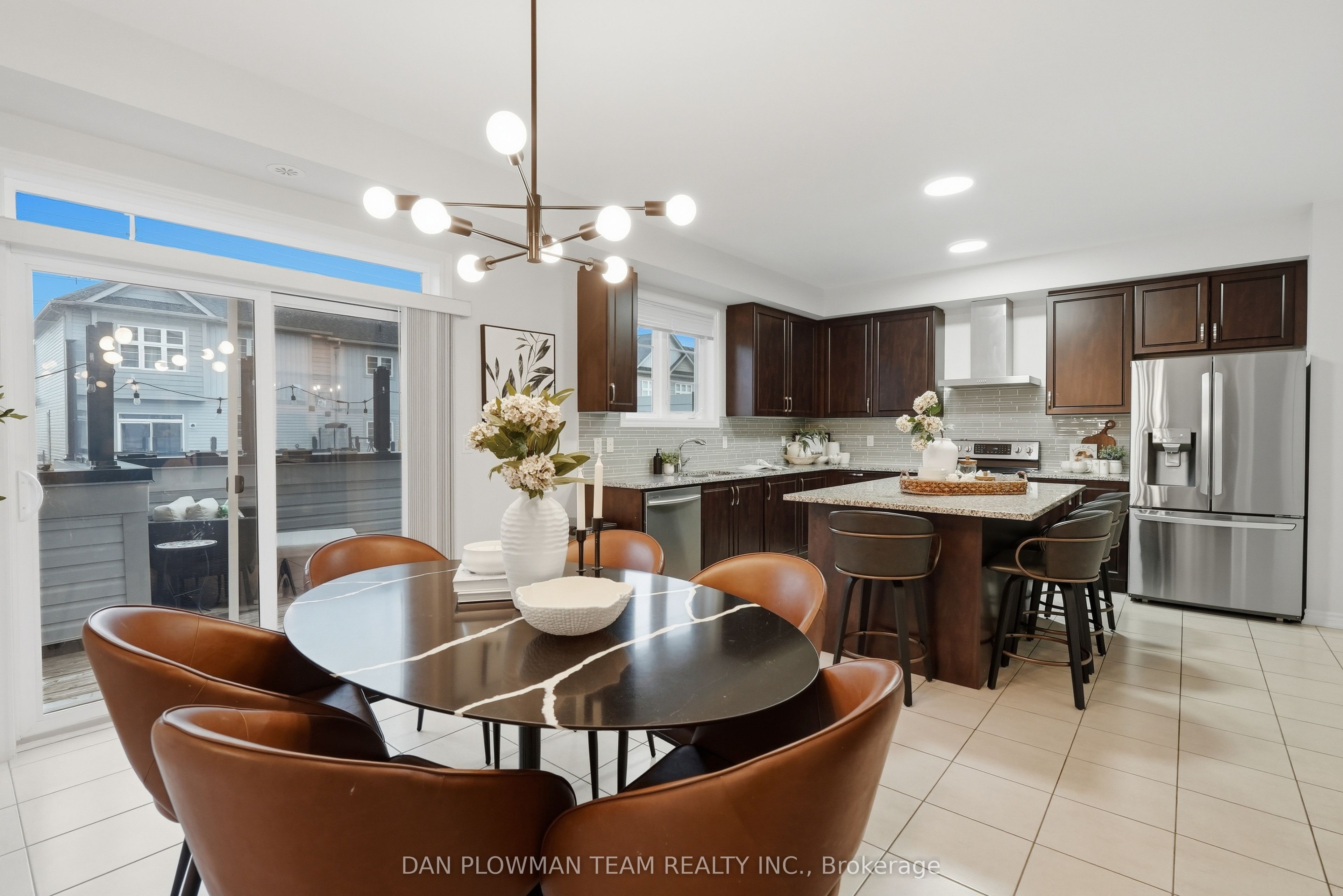 14 Cornerside Way Property Photo 23