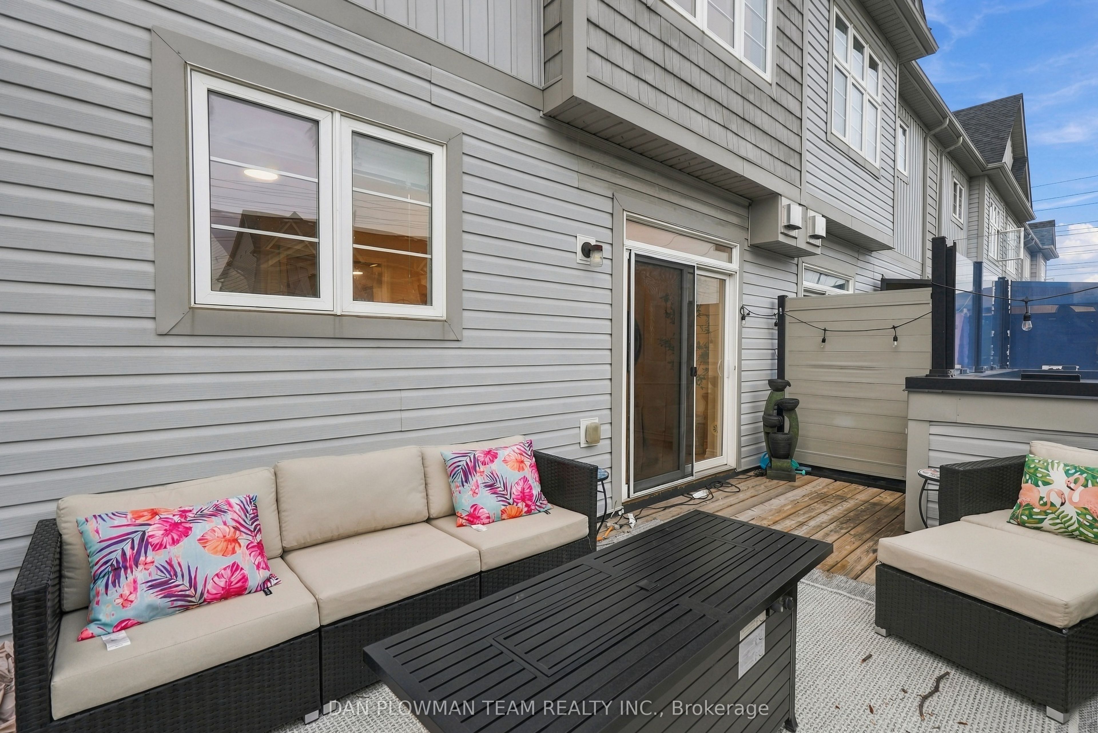 14 Cornerside Way Property Photo 25
