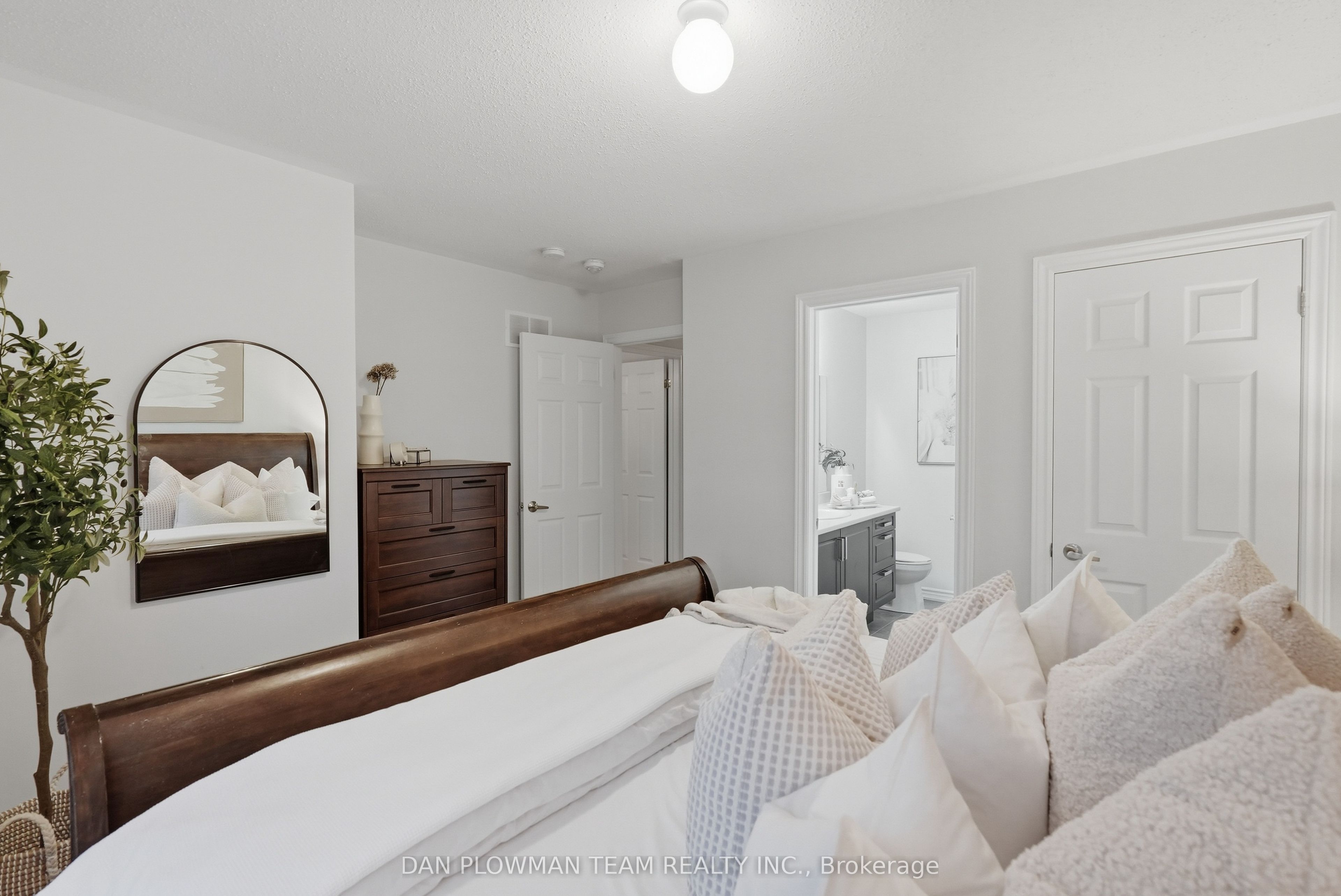 14 Cornerside Way Property Photo 27