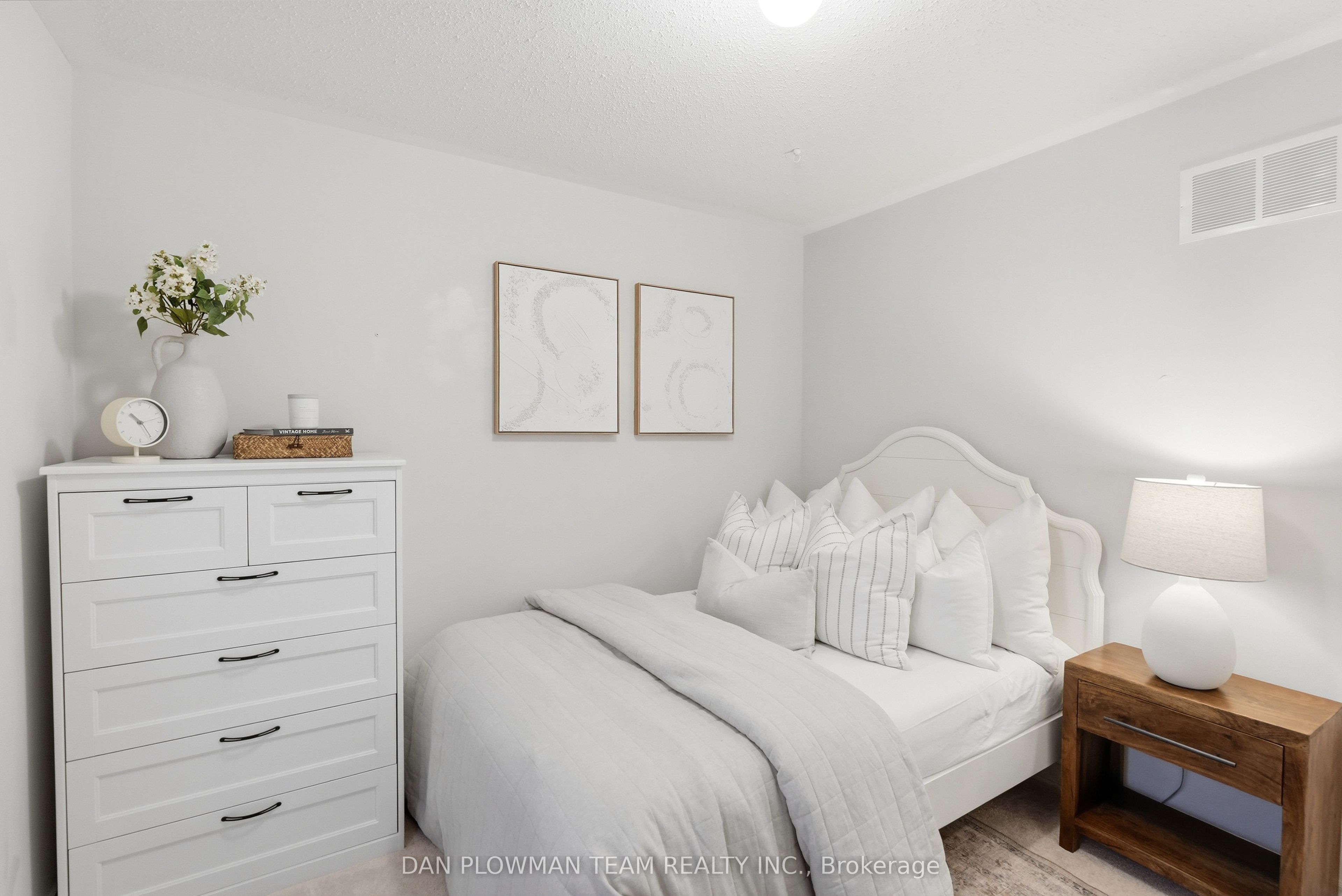 14 Cornerside Way Property Photo 34