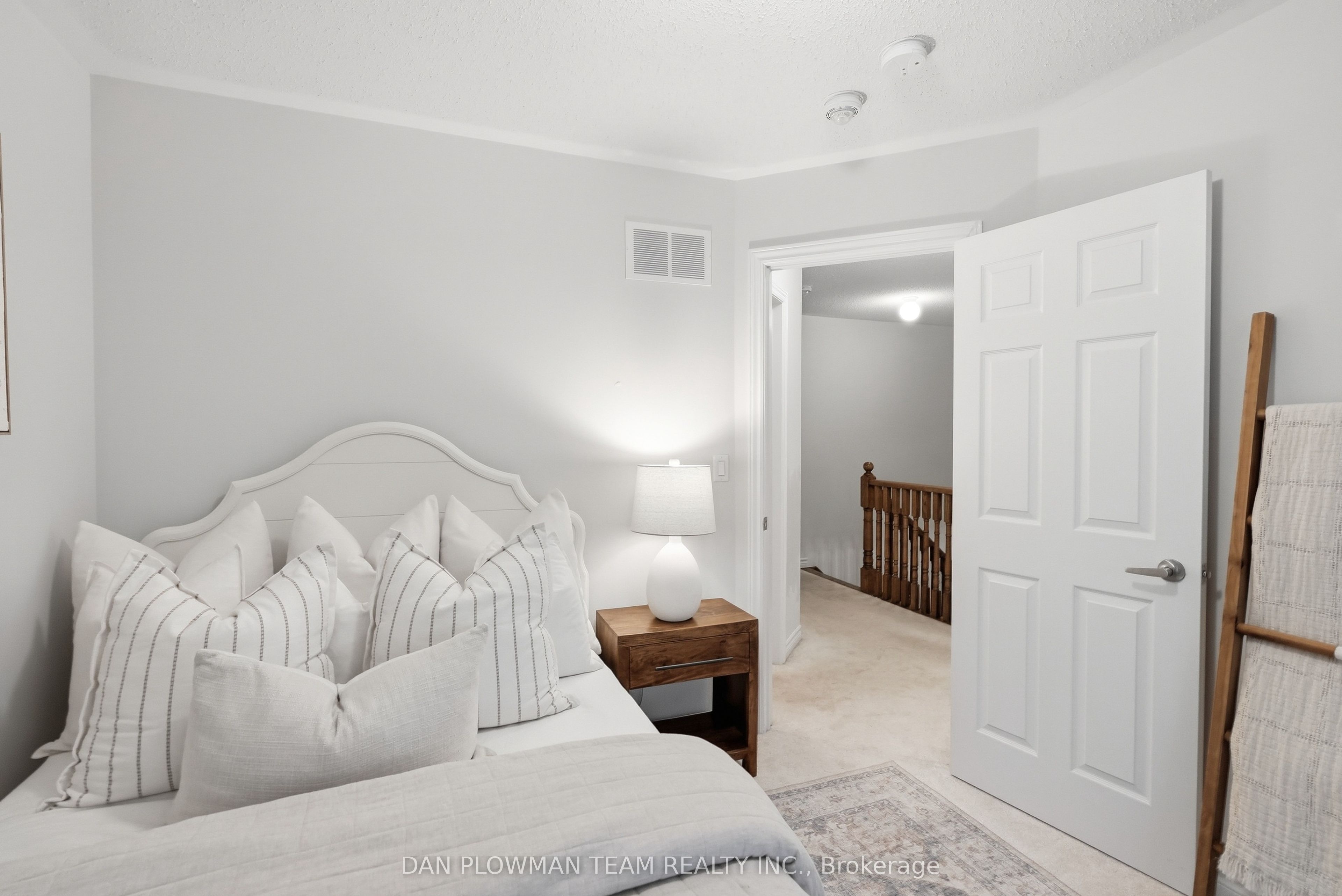14 Cornerside Way Property Photo 35
