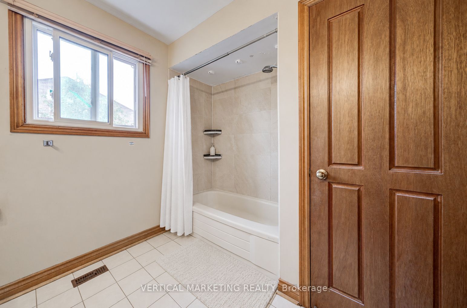 3807 Ellesmere Road Property Photo 9