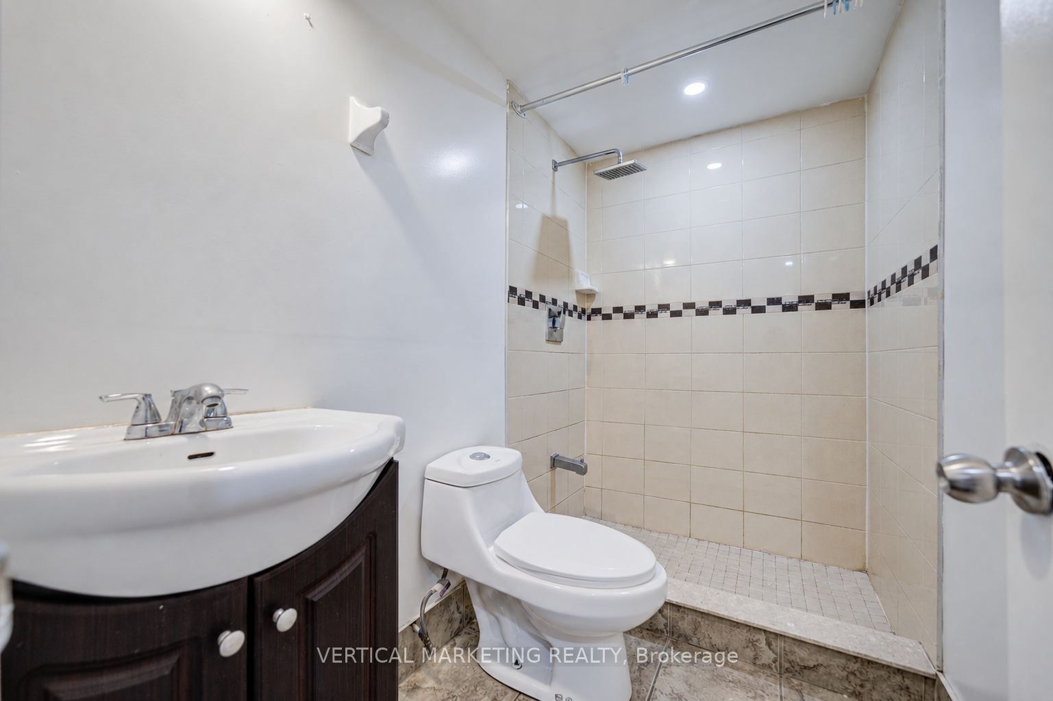 3807 Ellesmere Road Property Photo 24