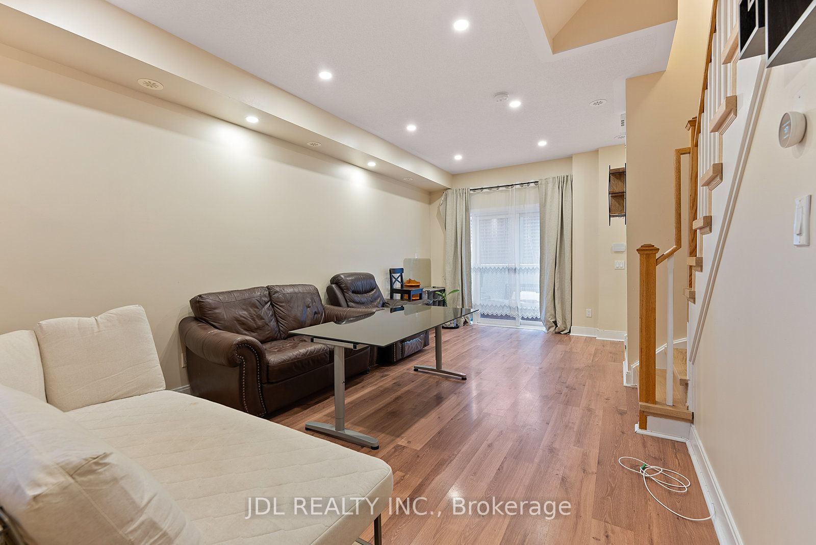 315 Village Green Square 76 Property Photo 10