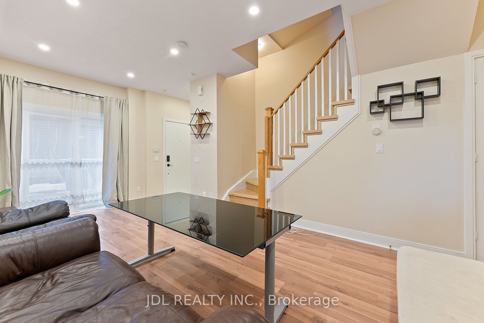 315 Village Green Square 76 Property Photo 11