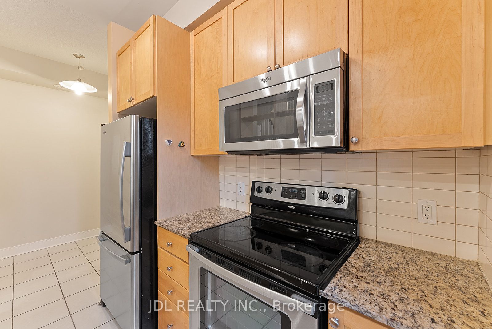 315 Village Green Square 76 Property Photo 16