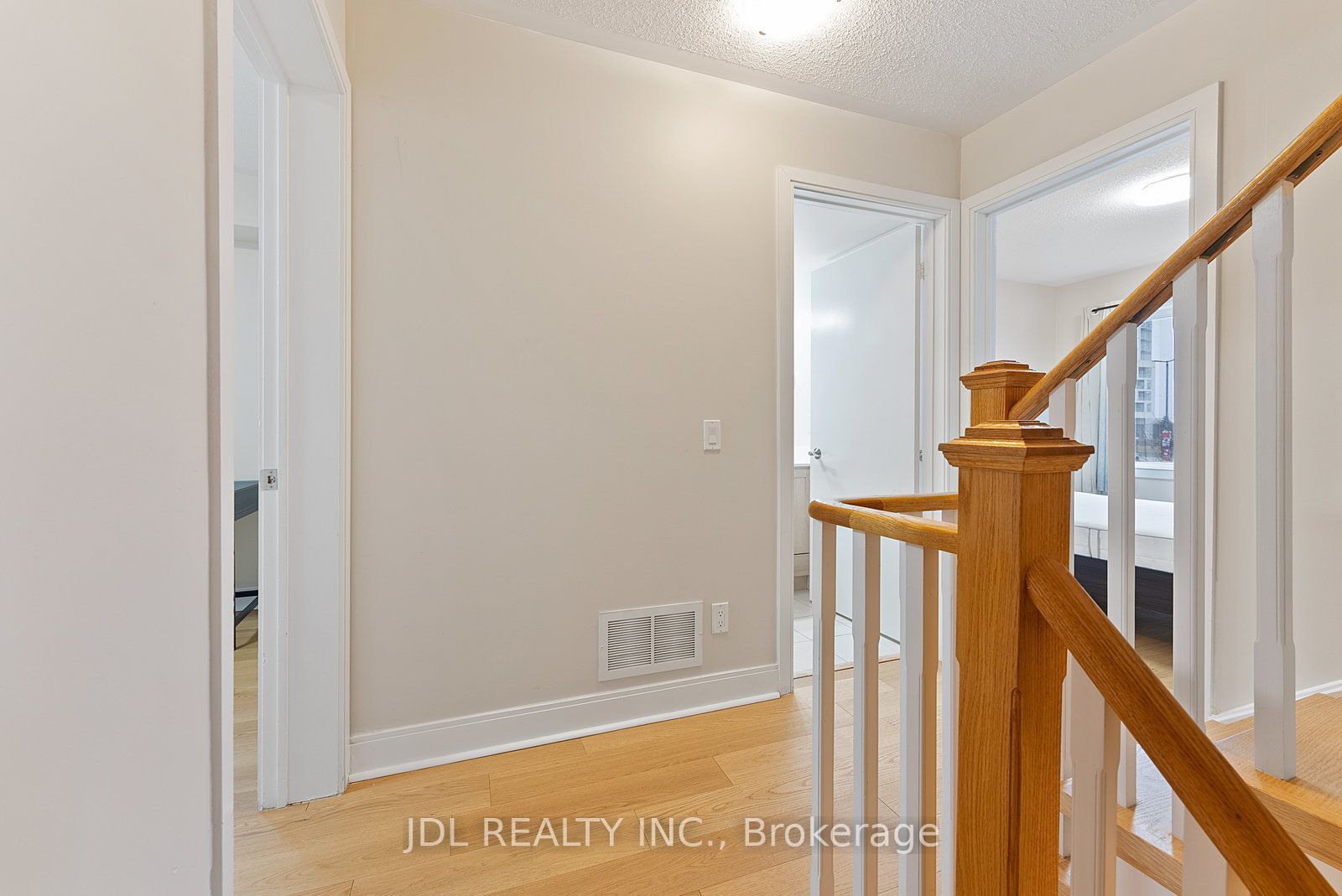 315 Village Green Square 76 Property Photo 19