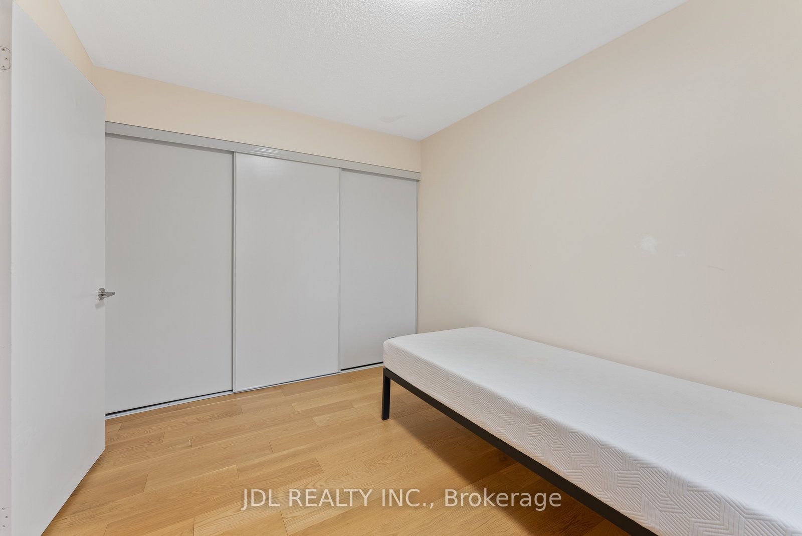 315 Village Green Square 76 Property Photo 21