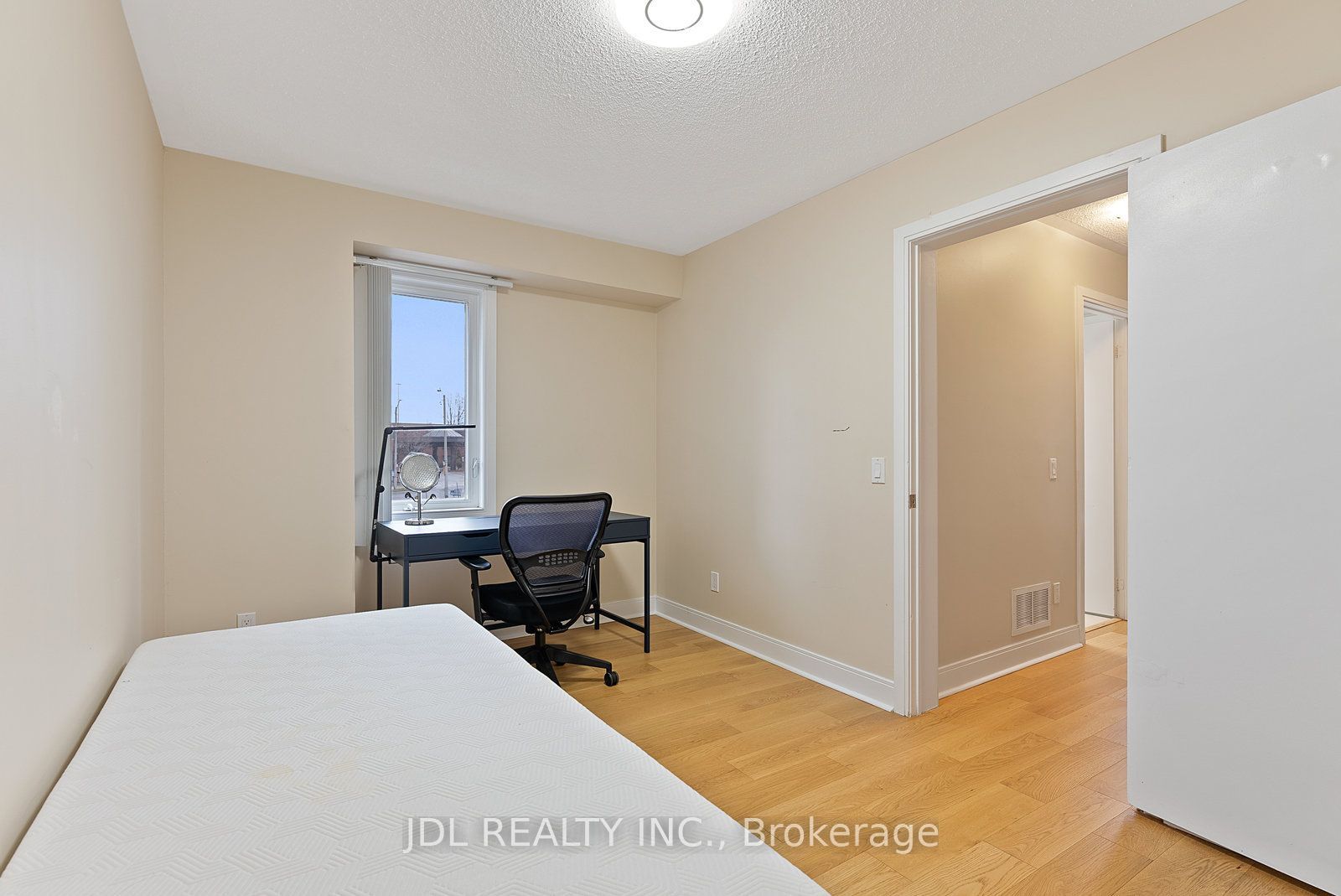 315 Village Green Square 76 Property Photo 23