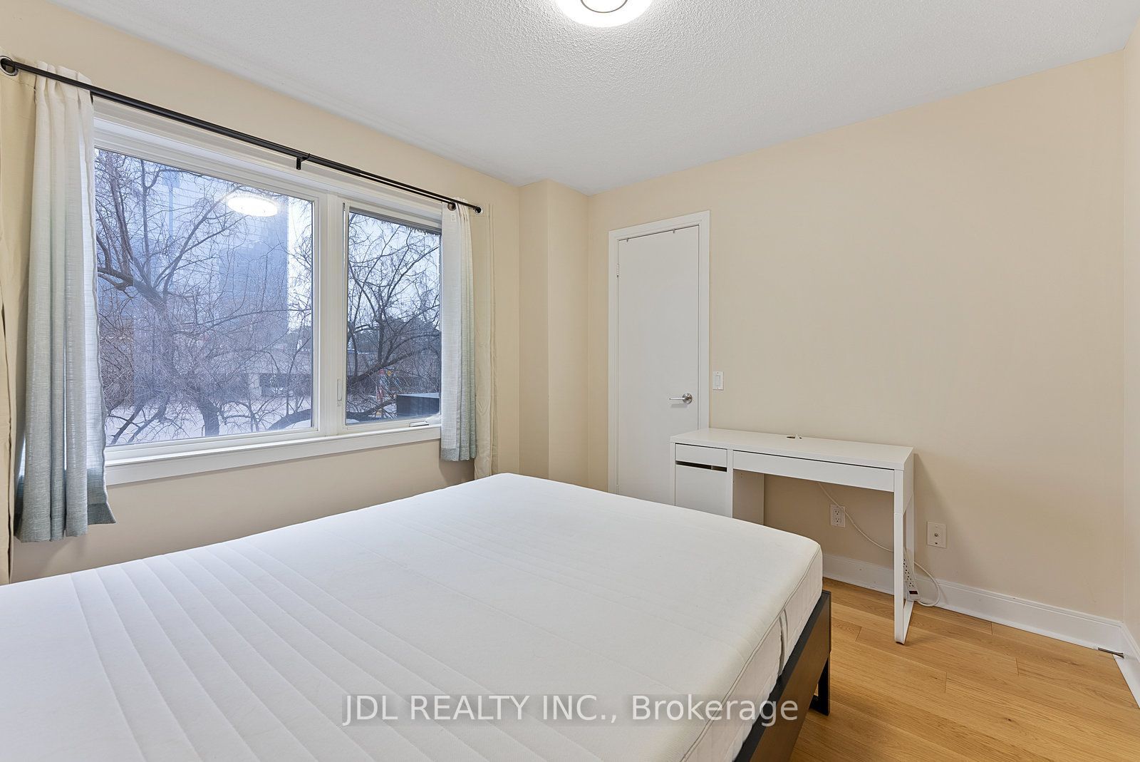 315 Village Green Square 76 Property Photo 25
