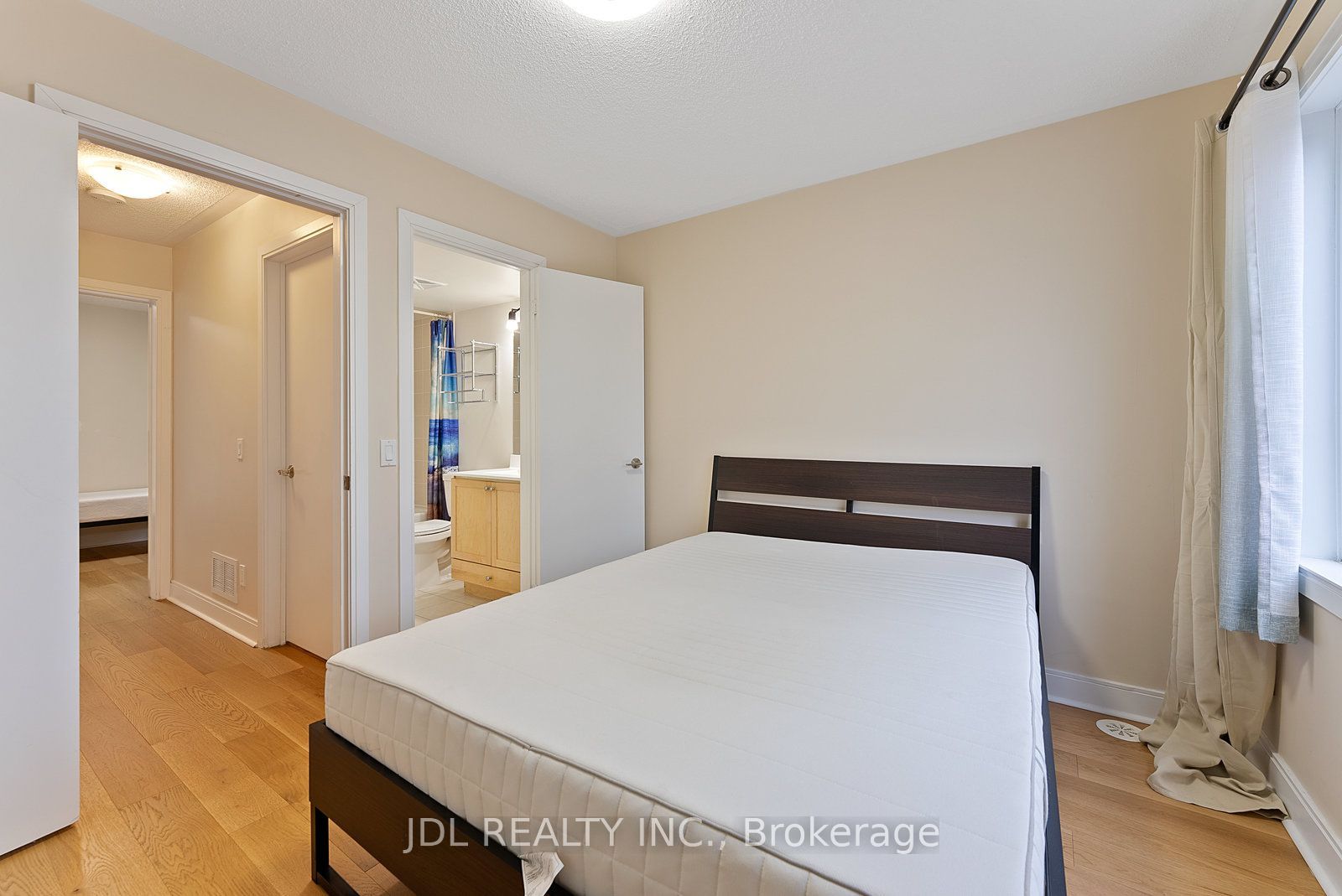 315 Village Green Square 76 Property Photo 26