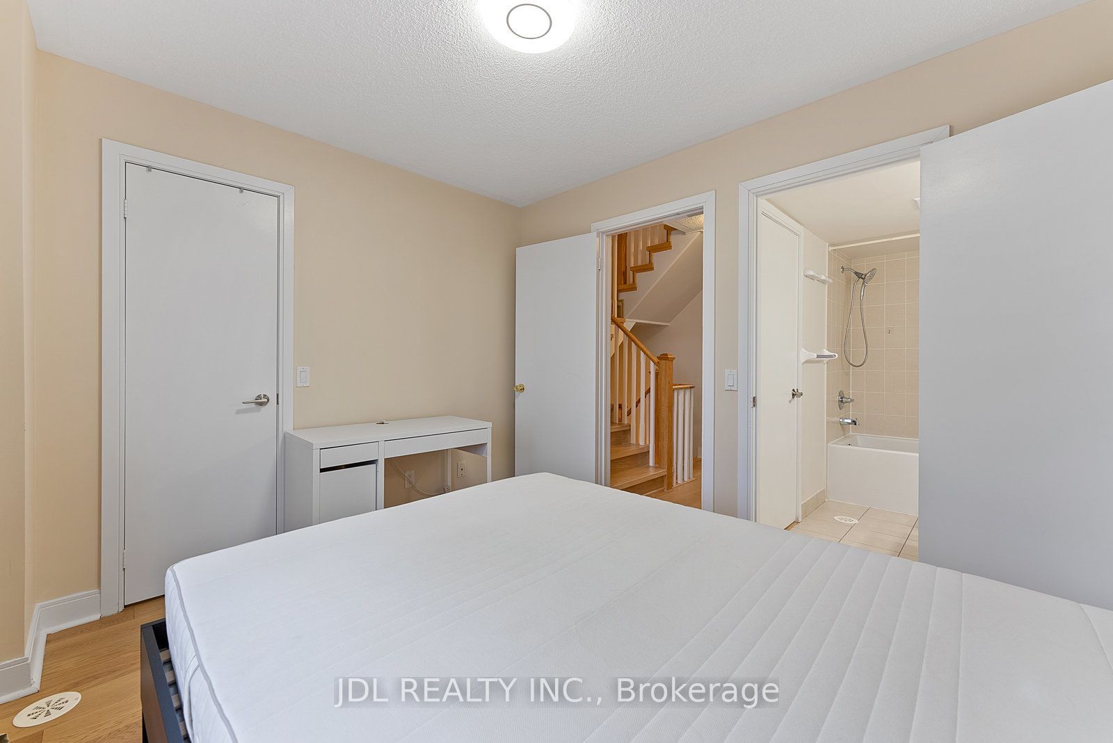 315 Village Green Square 76 Property Photo 27